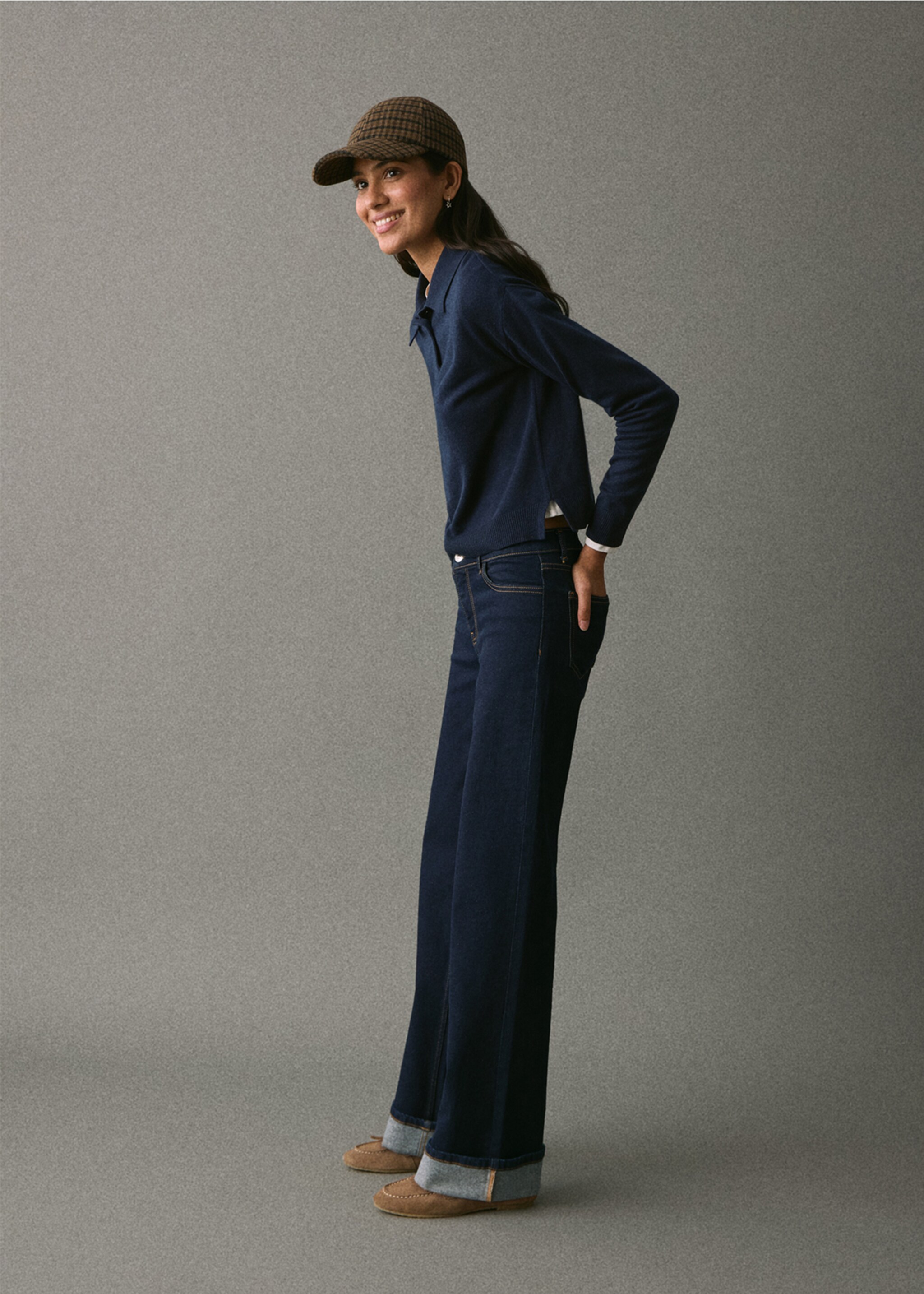 Straight jeans with turn-up - Details of the article 5, Open Blue. Ref: 17058283-00.
