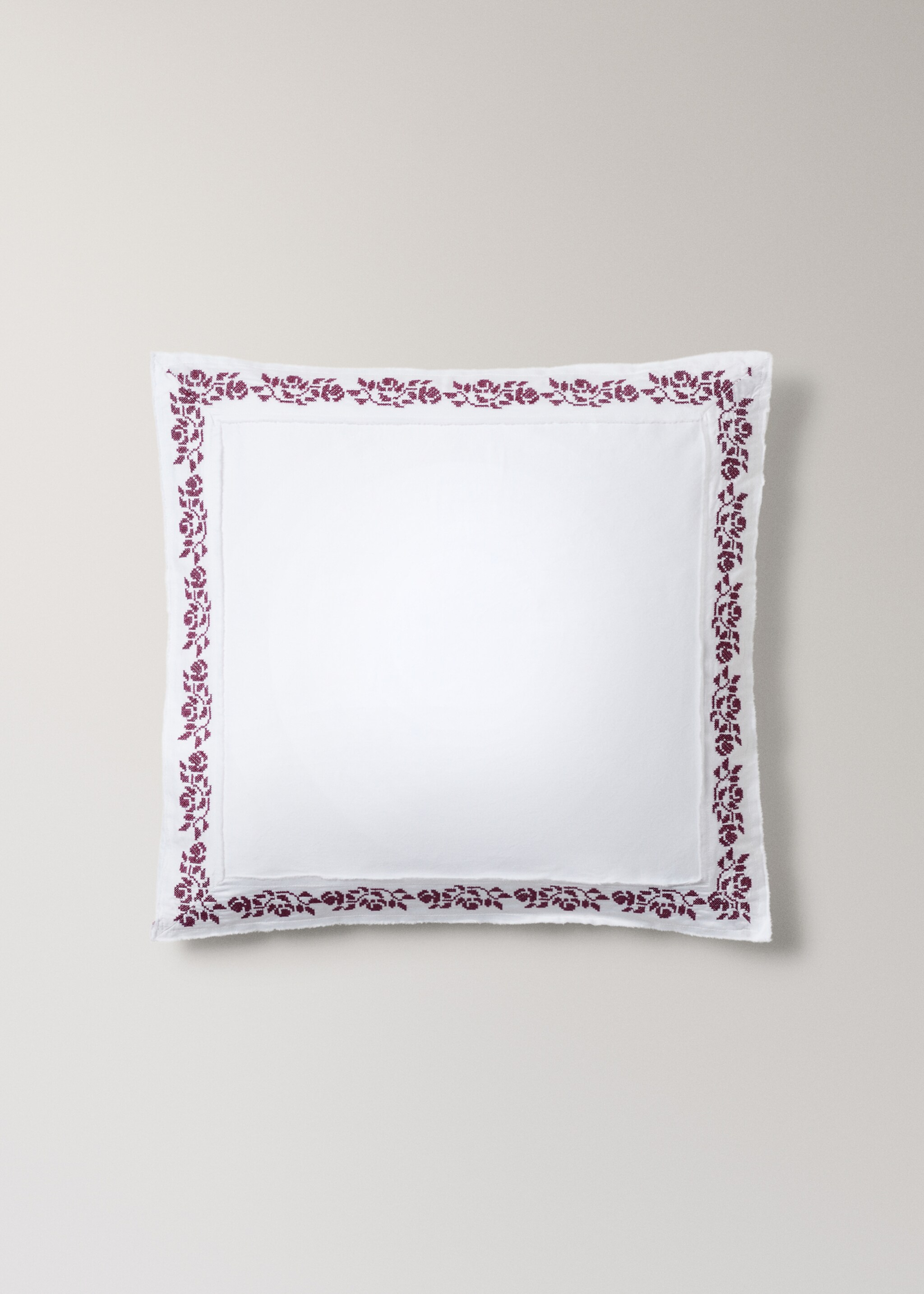 Kissenbezug aus Baumwollsatin, 300 Fäden, Kreuzstichstickerei, 60x60 cm - Artikel ohne Model, Cremeweiß. Ref: 17058287-00.