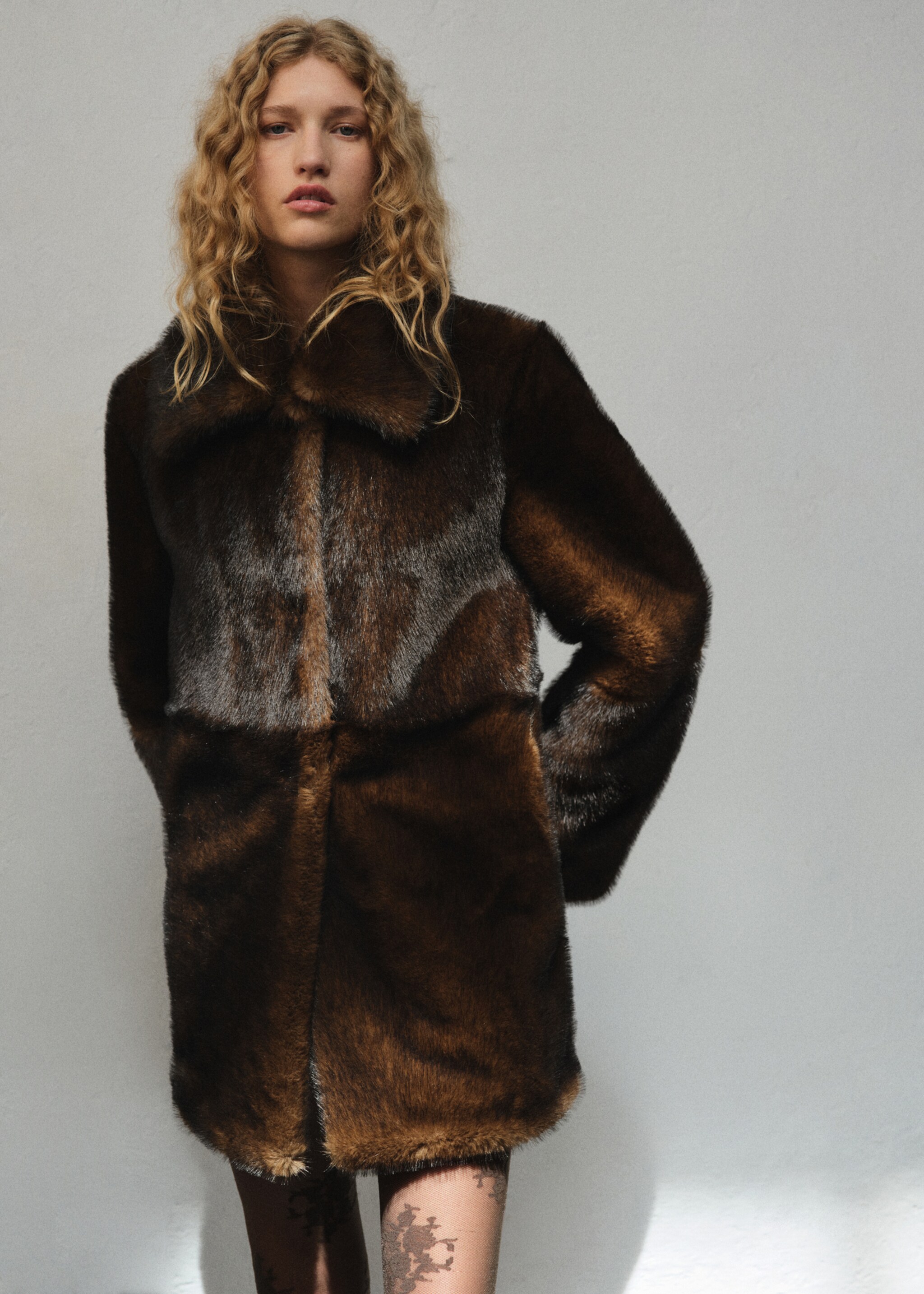Manteau effet peluche col chemise - Plan moyen, Marron. Ref: 17058631-00.