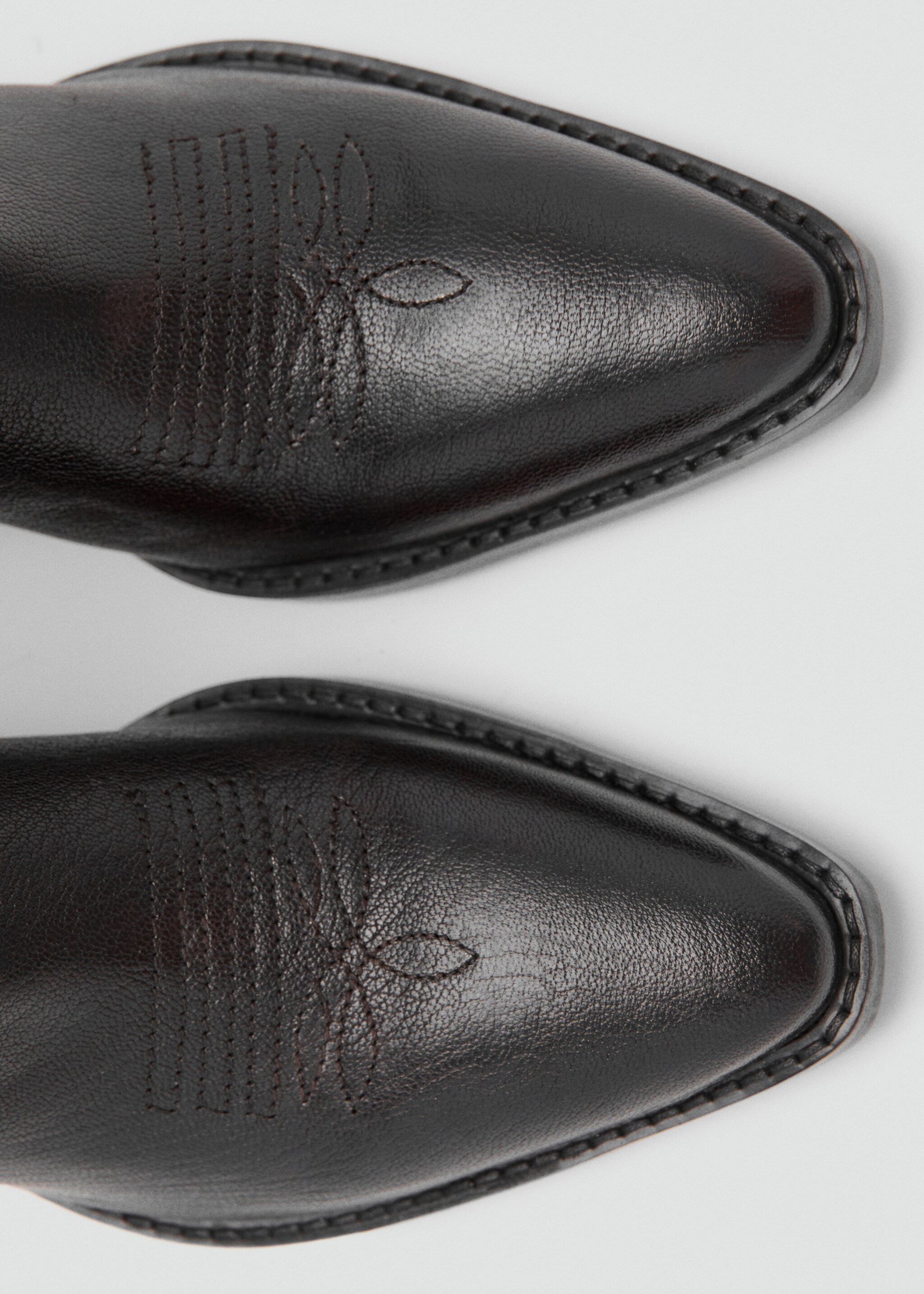 Leather pointed ankle boots - Details of the article 2, Chocolate. Ref: 17058635-00.