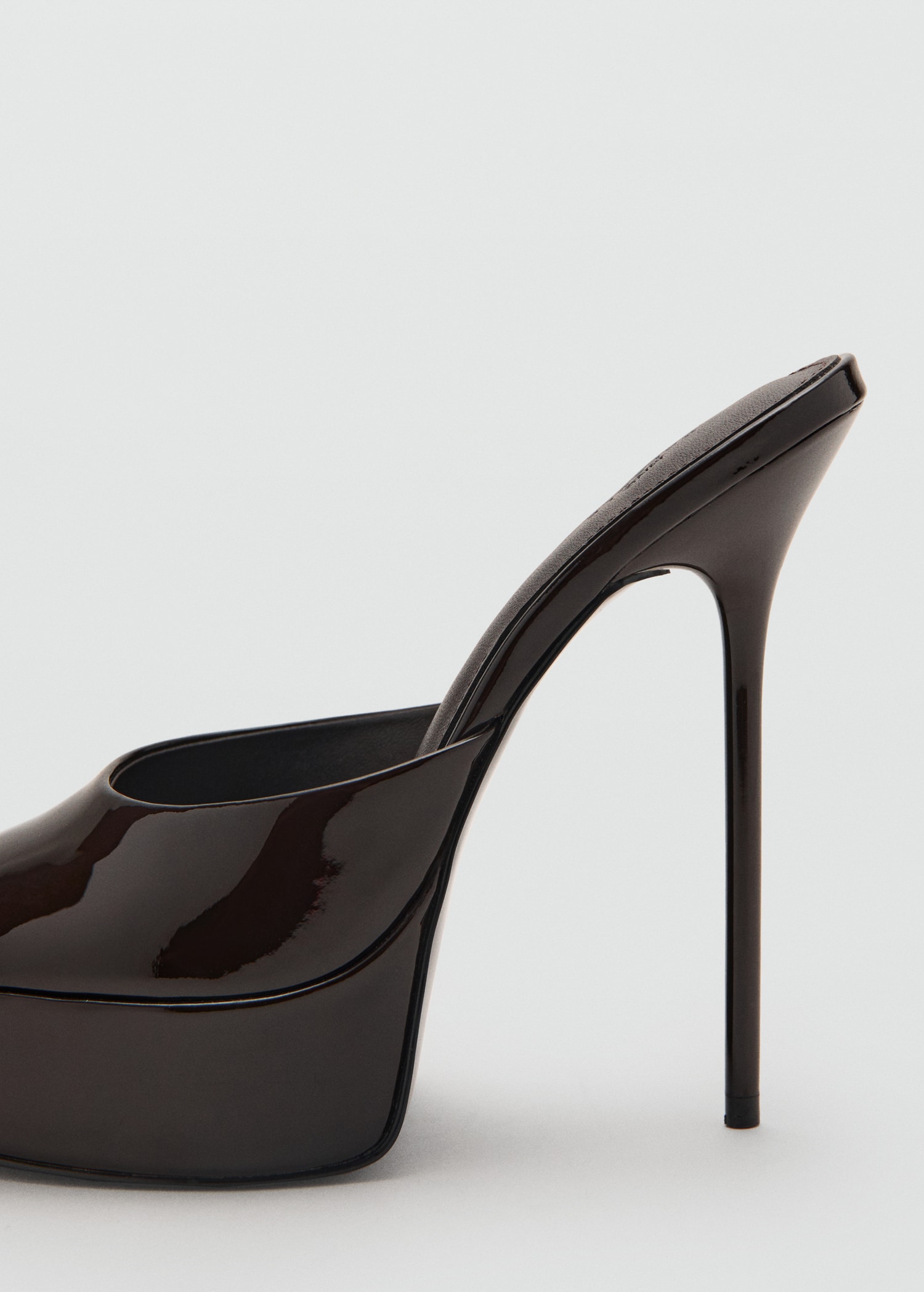 Leather platform-heeled sandals - Details of the article 3