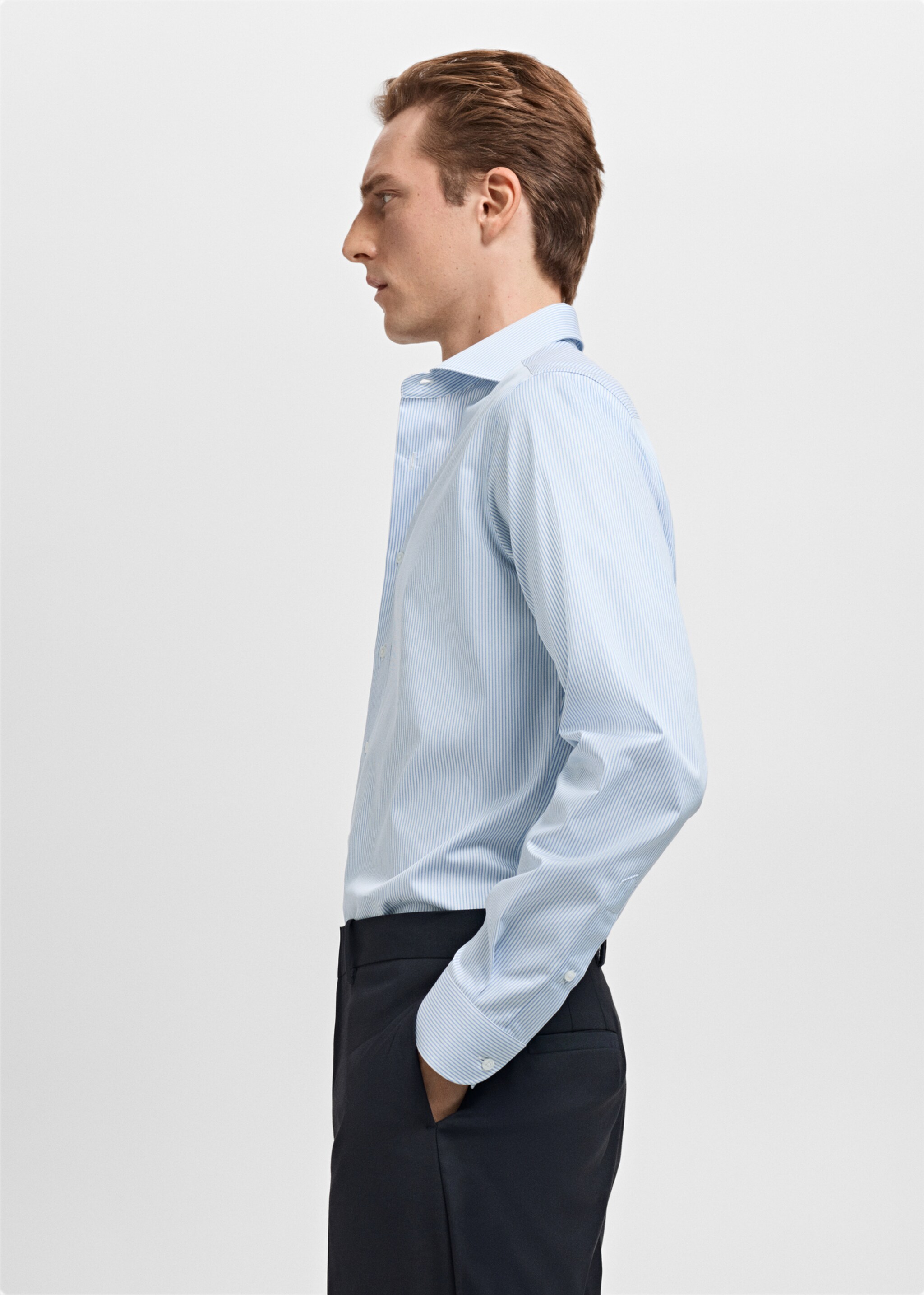 Chemise costume slim-fit en imprimé rayé - Détail de l'article 2, Bleu ciel. Ref: 17058641-00.