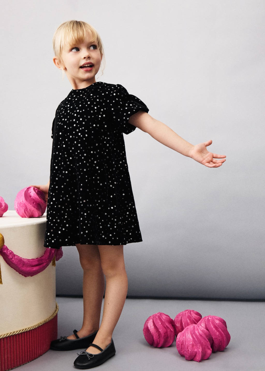 Short dress with sequins