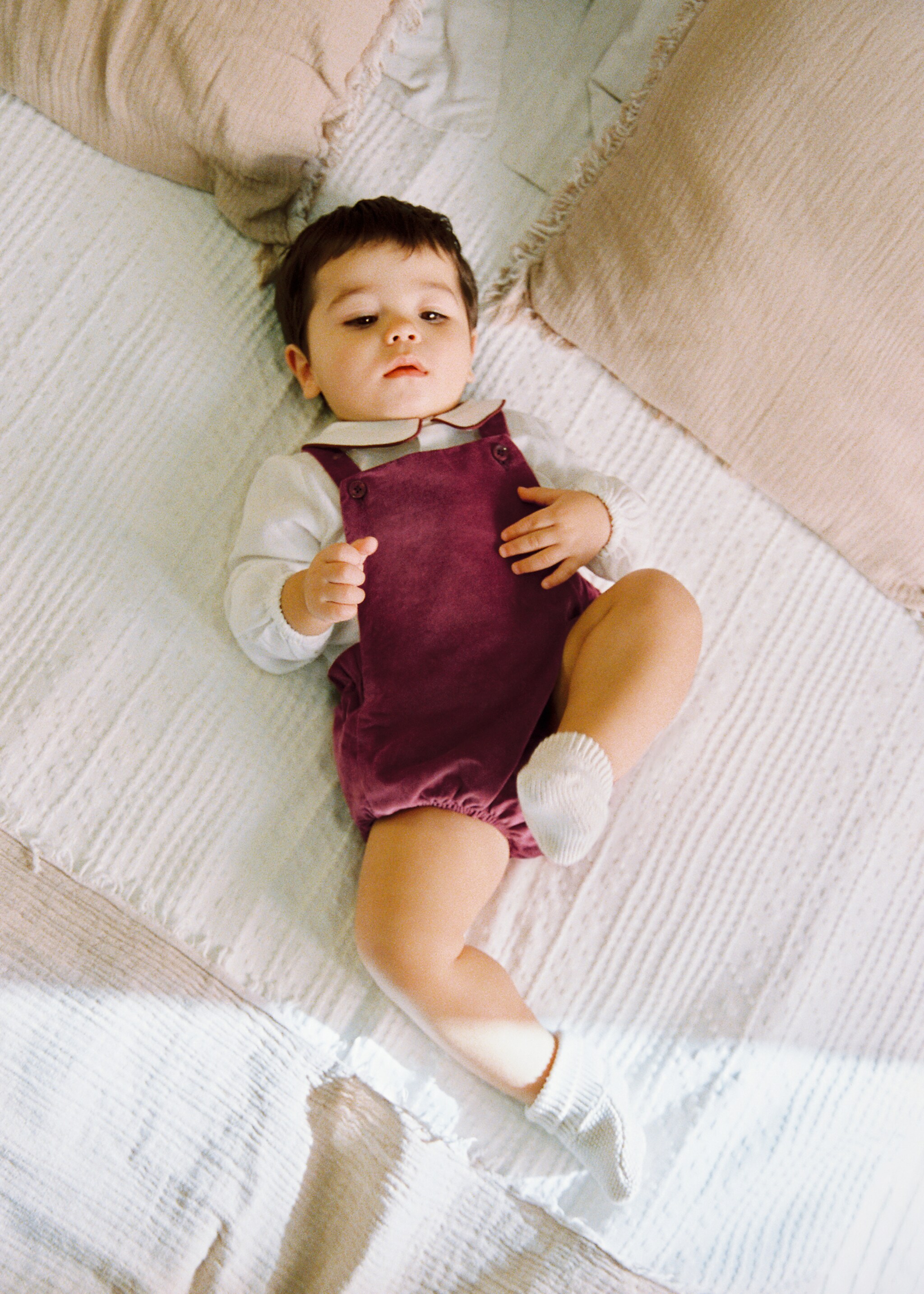 Velvet romper - Details of the article 6, Wine. Ref: 17059107-00.