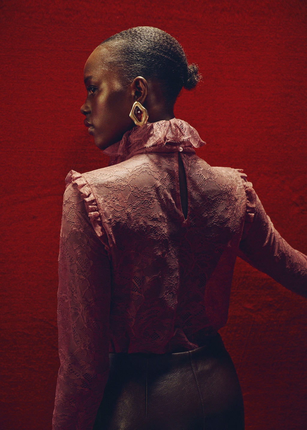 Lace blouse with ruff collar