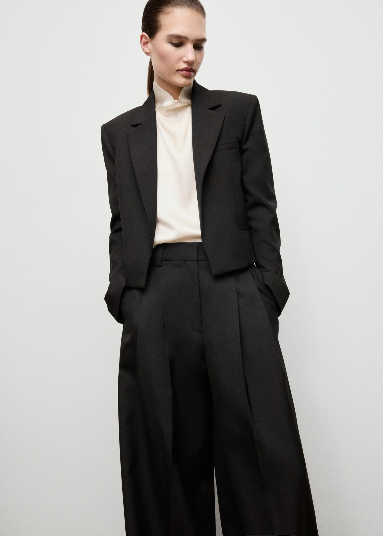 Wide-leg pleated suit trousers - Medium plane