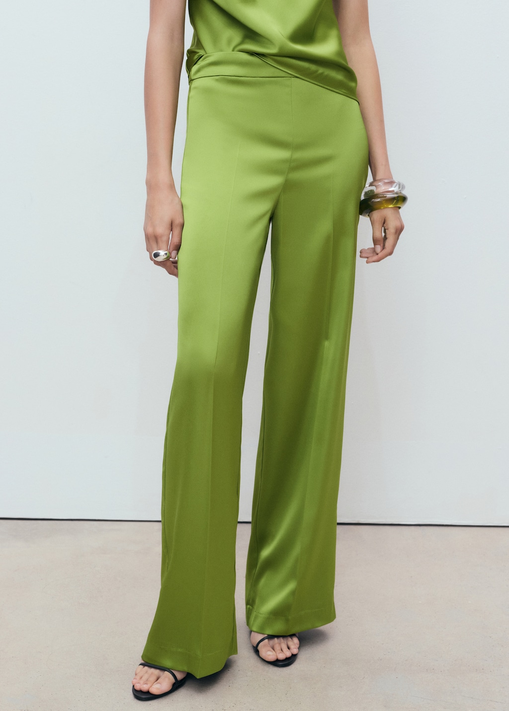 パンツ A FERRETTI Women Straight Pants V030401280370 Green Satin straight-fit pants - Women | MANGO USA
