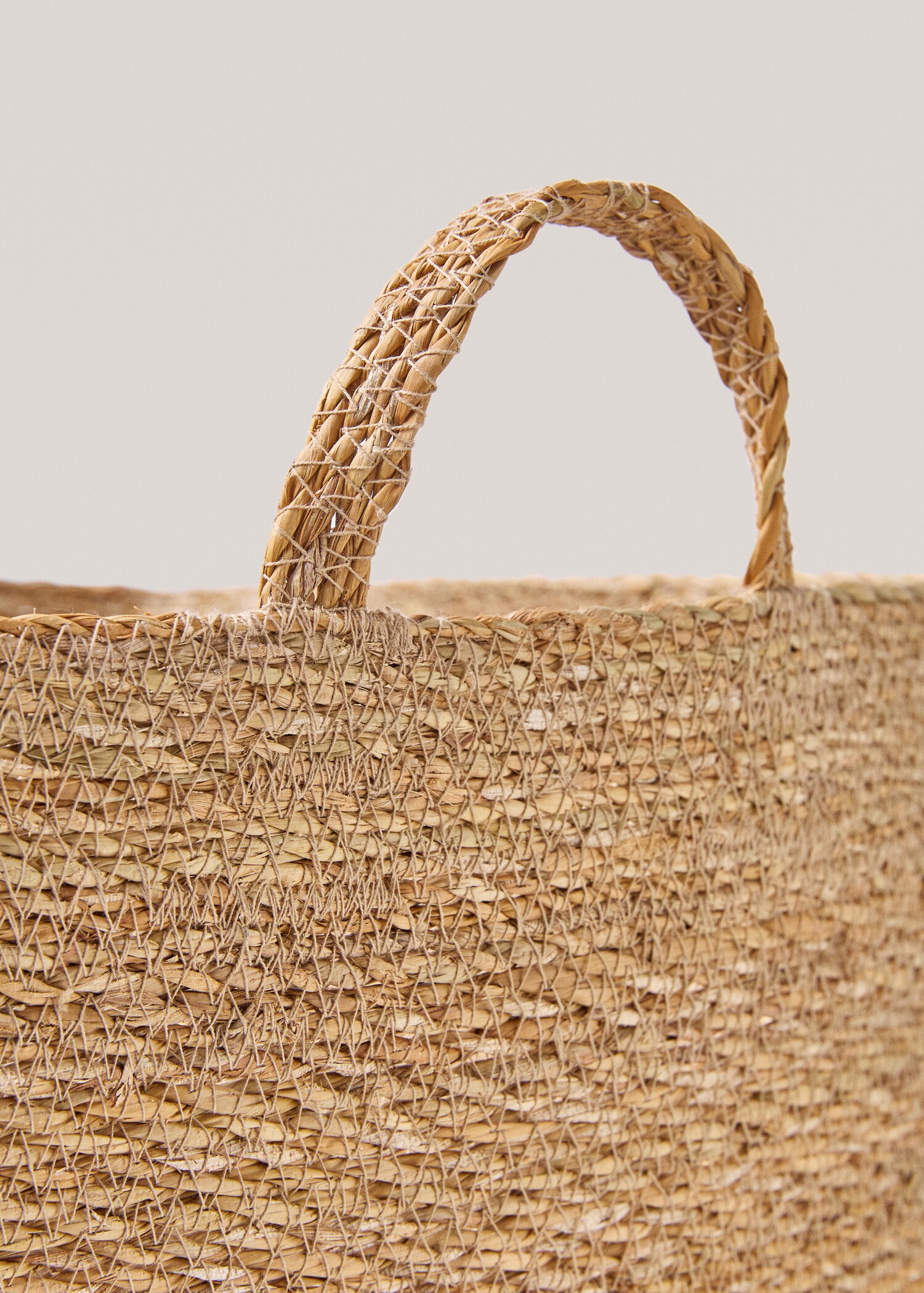 Kleiner rechteckiger Korb aus Naturmaterialien - Detail des Artikels 1