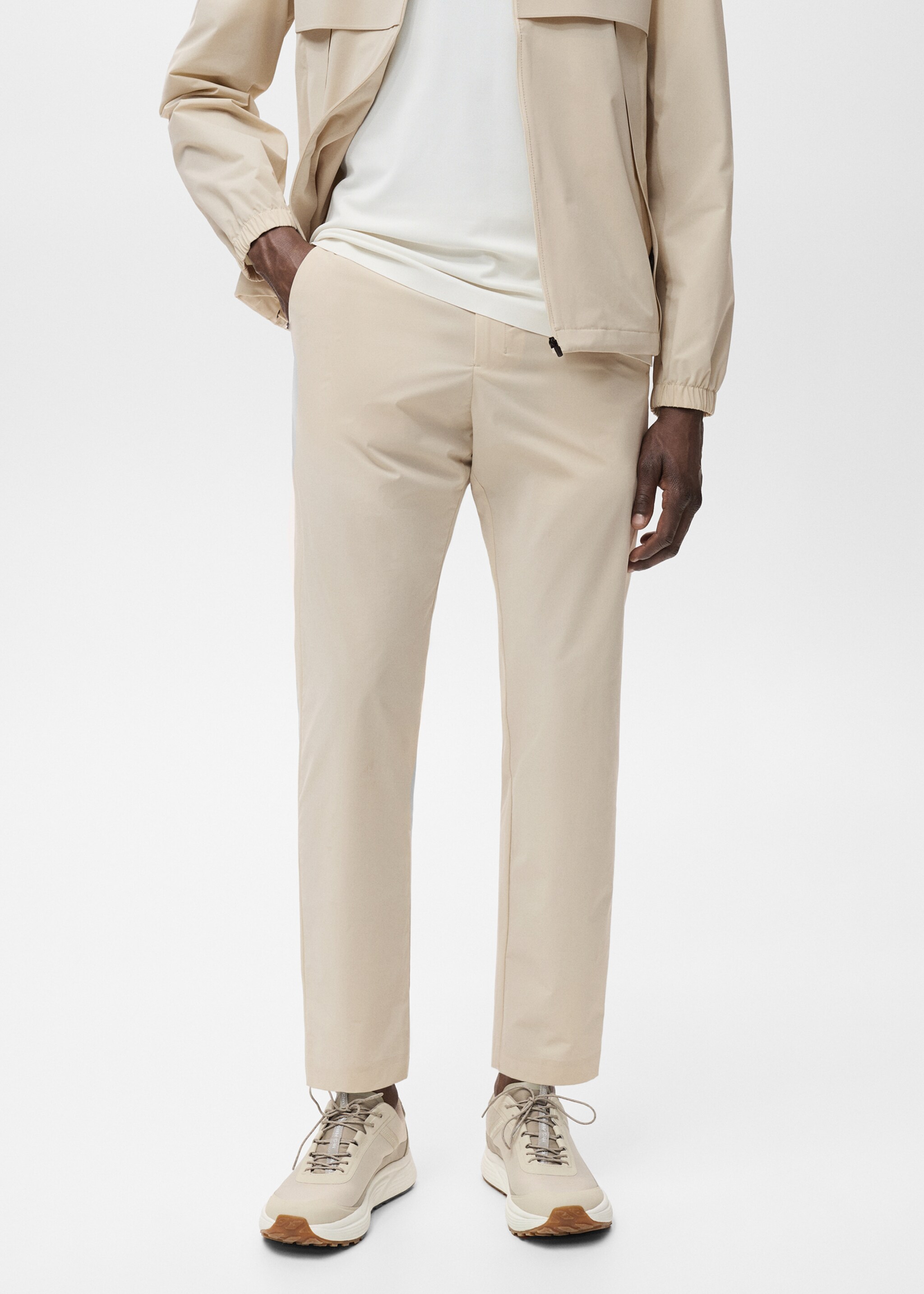 Slim-fit water-repellent trousers - Medium plane