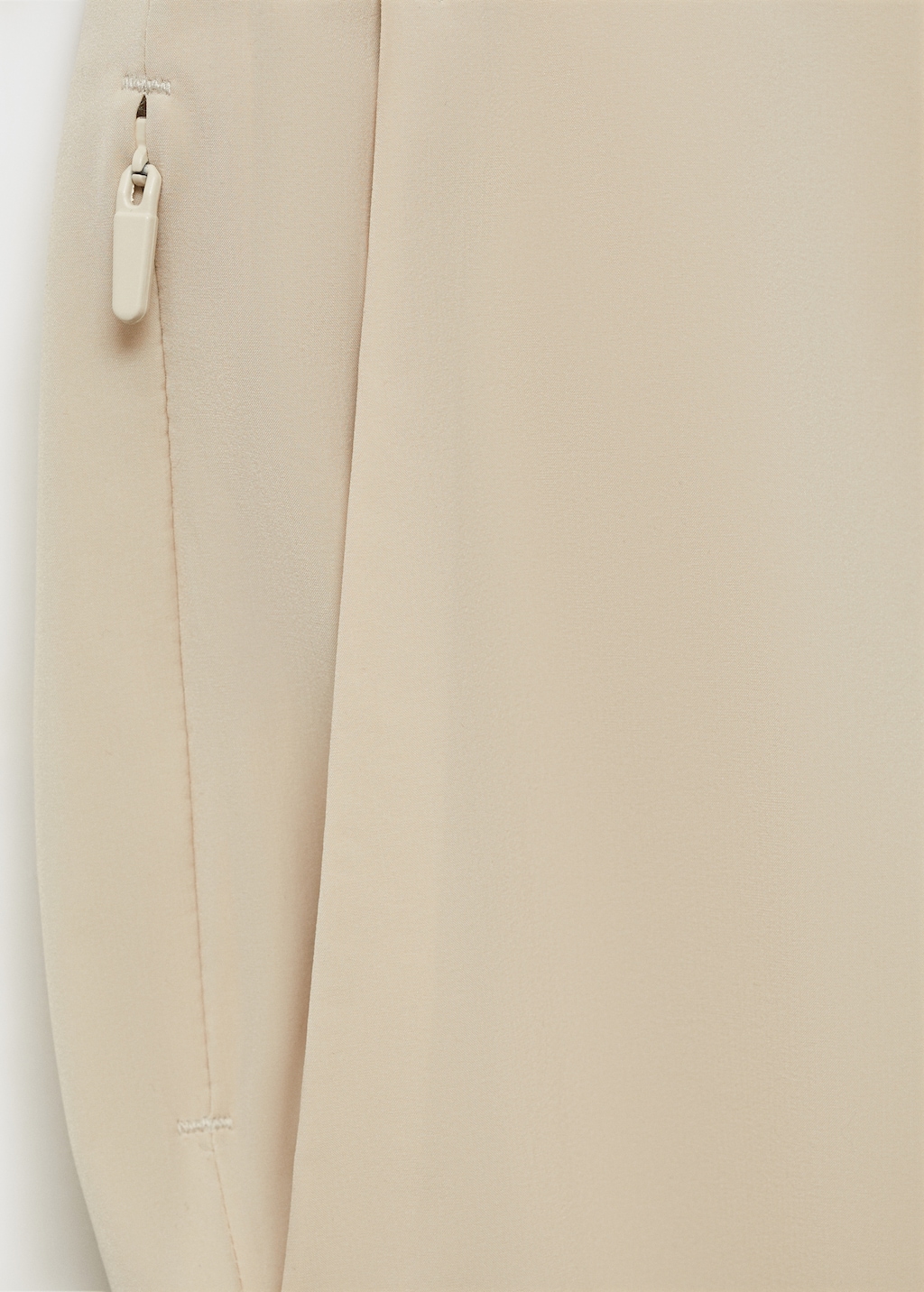 Slim-fit water-repellent pants