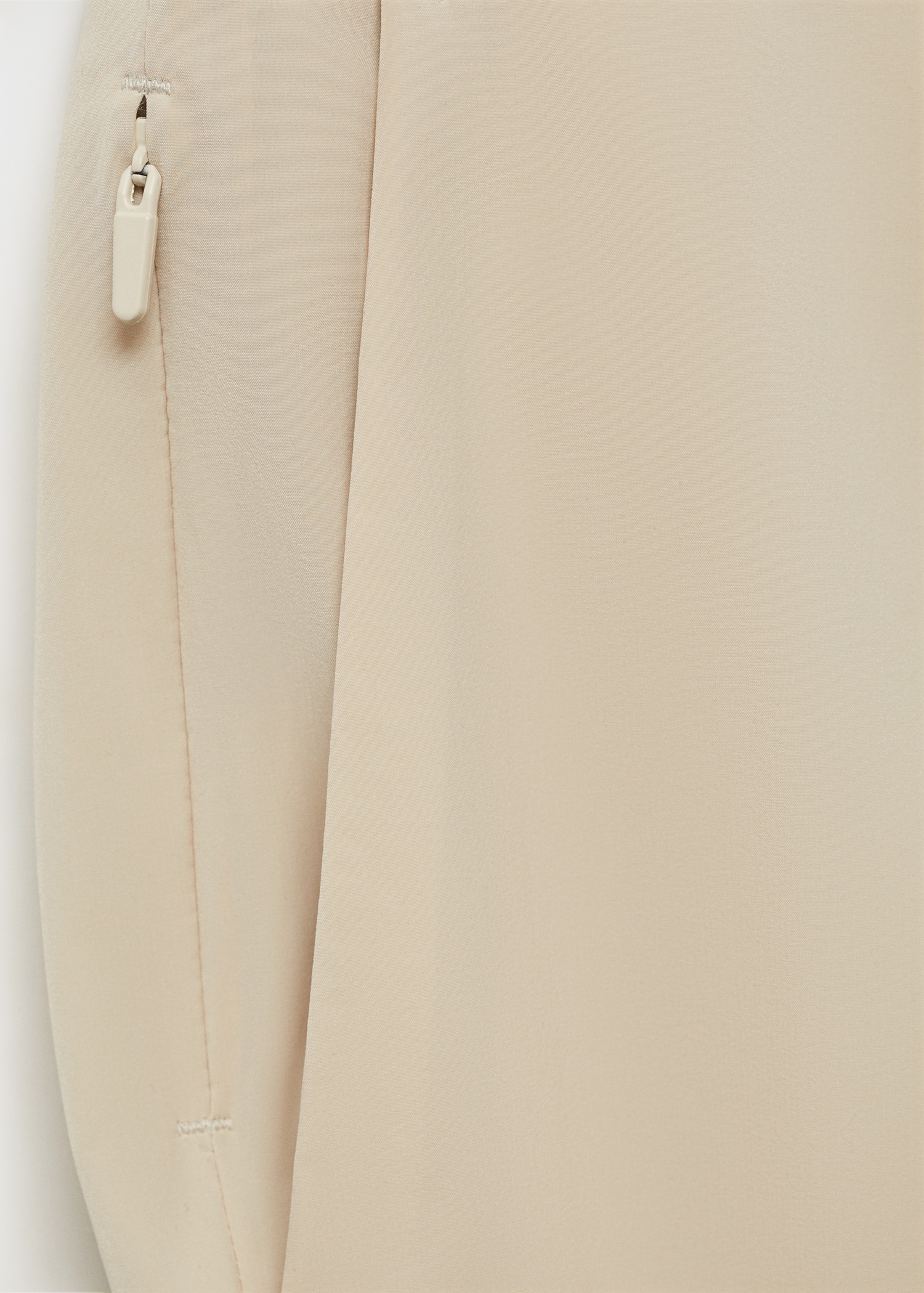 Slim-fit water-repellent pants - Details of the article 0