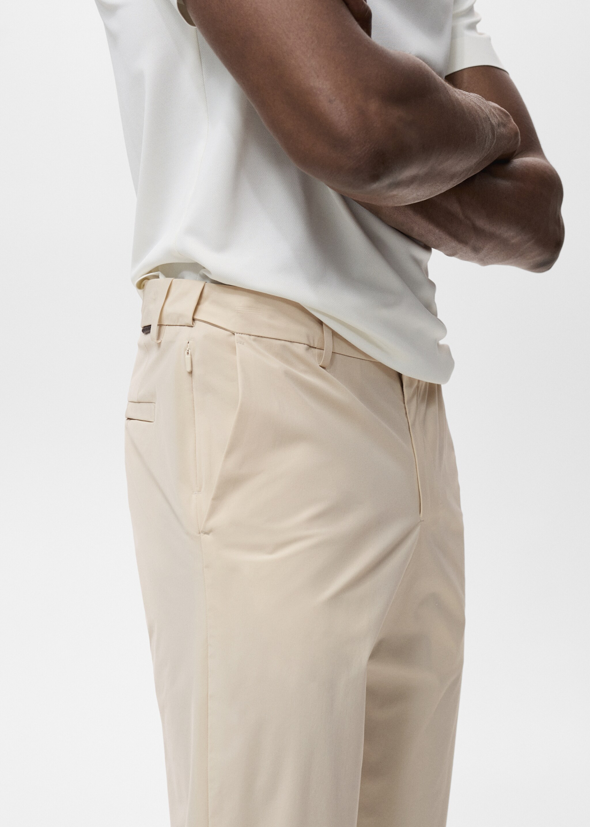 Slim-fit water-repellent trousers - Details of the article 1