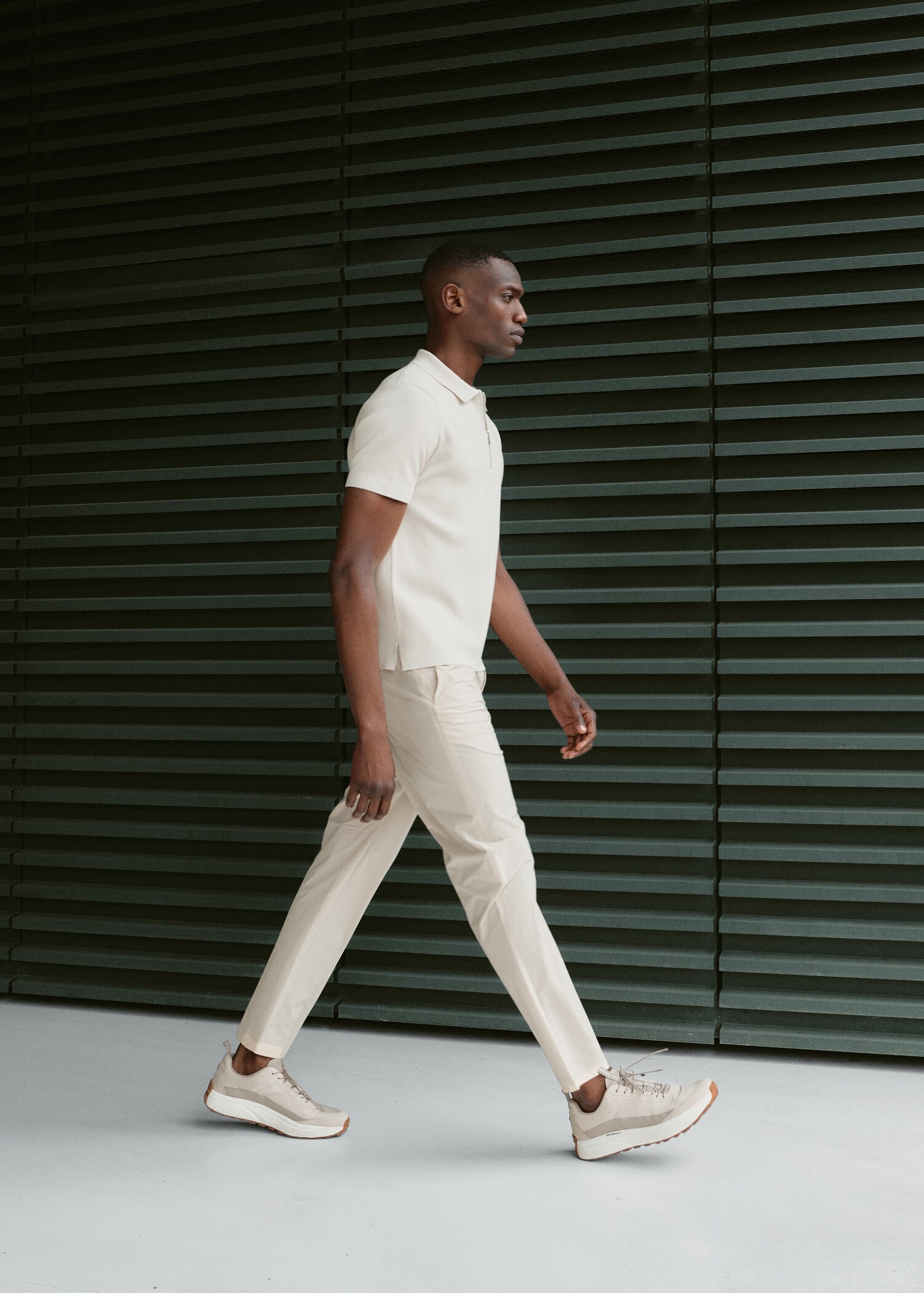 Slim-fit water-repellent pants - Details of the article 5