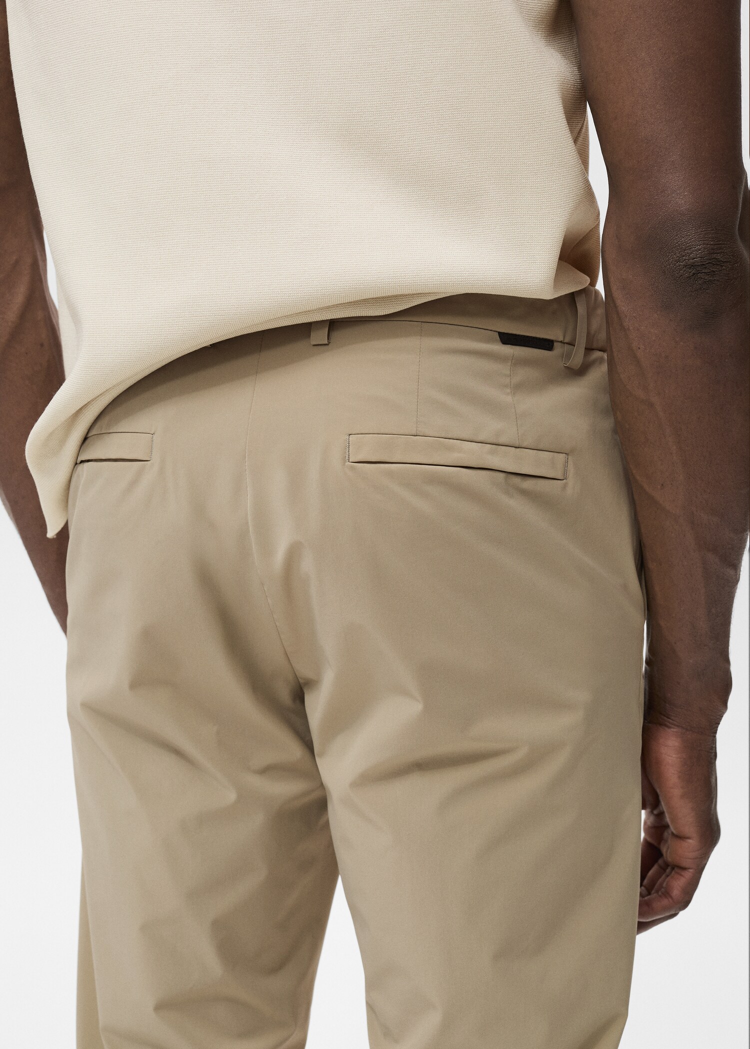 Slim-fit water-repellent pants - Details of the article 6
