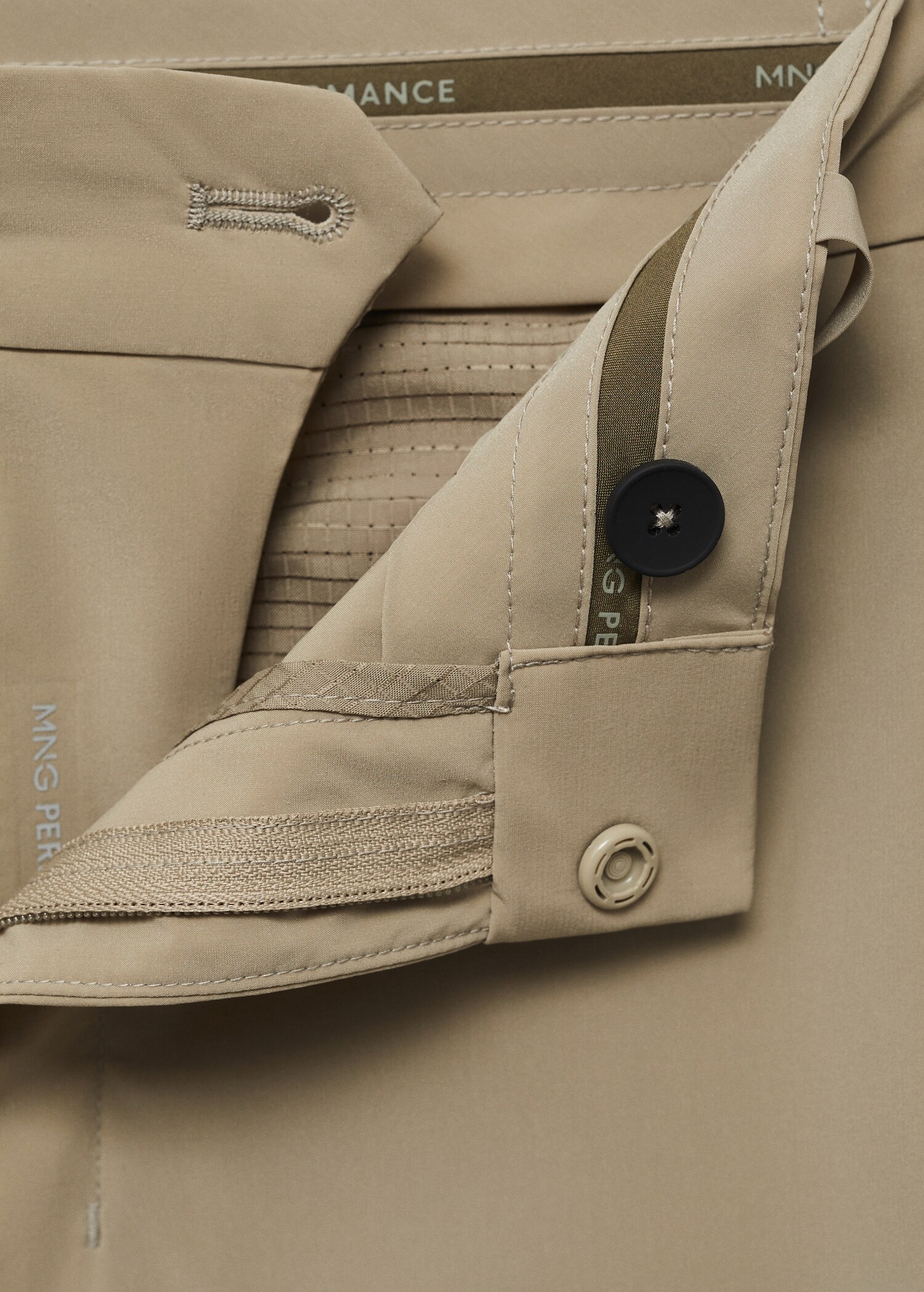 Slim-fit water-repellent pants - Details of the article 8
