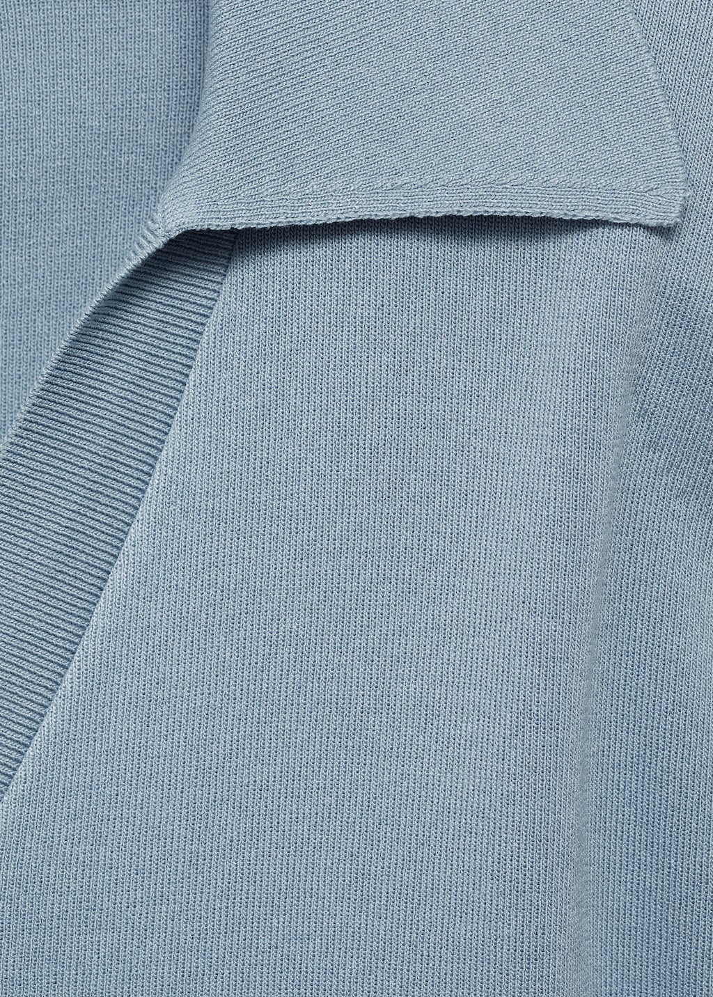 Fine-knit shoulder-padded vest