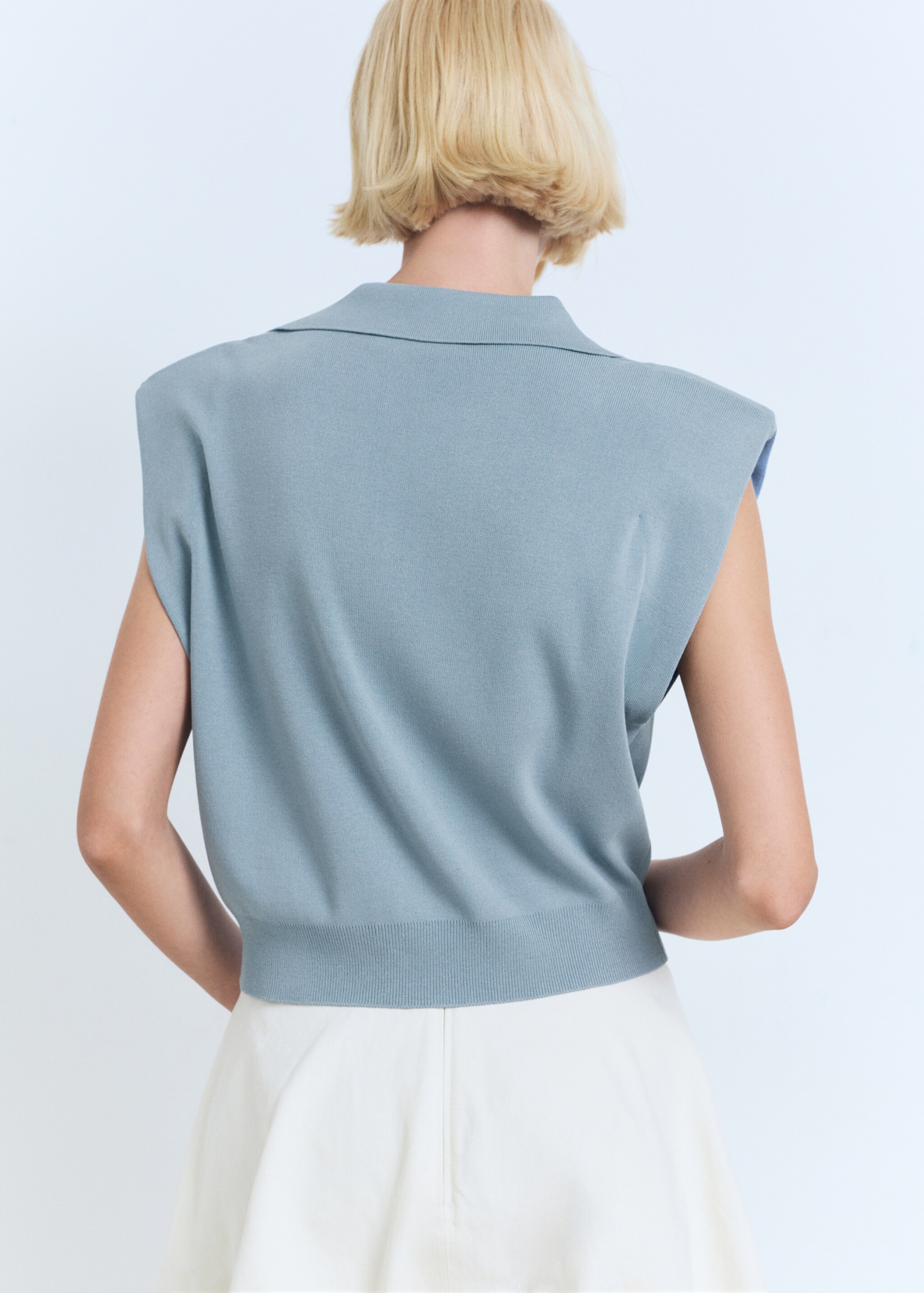 Fine-knit shoulder-padded gilet - Reverse of the article