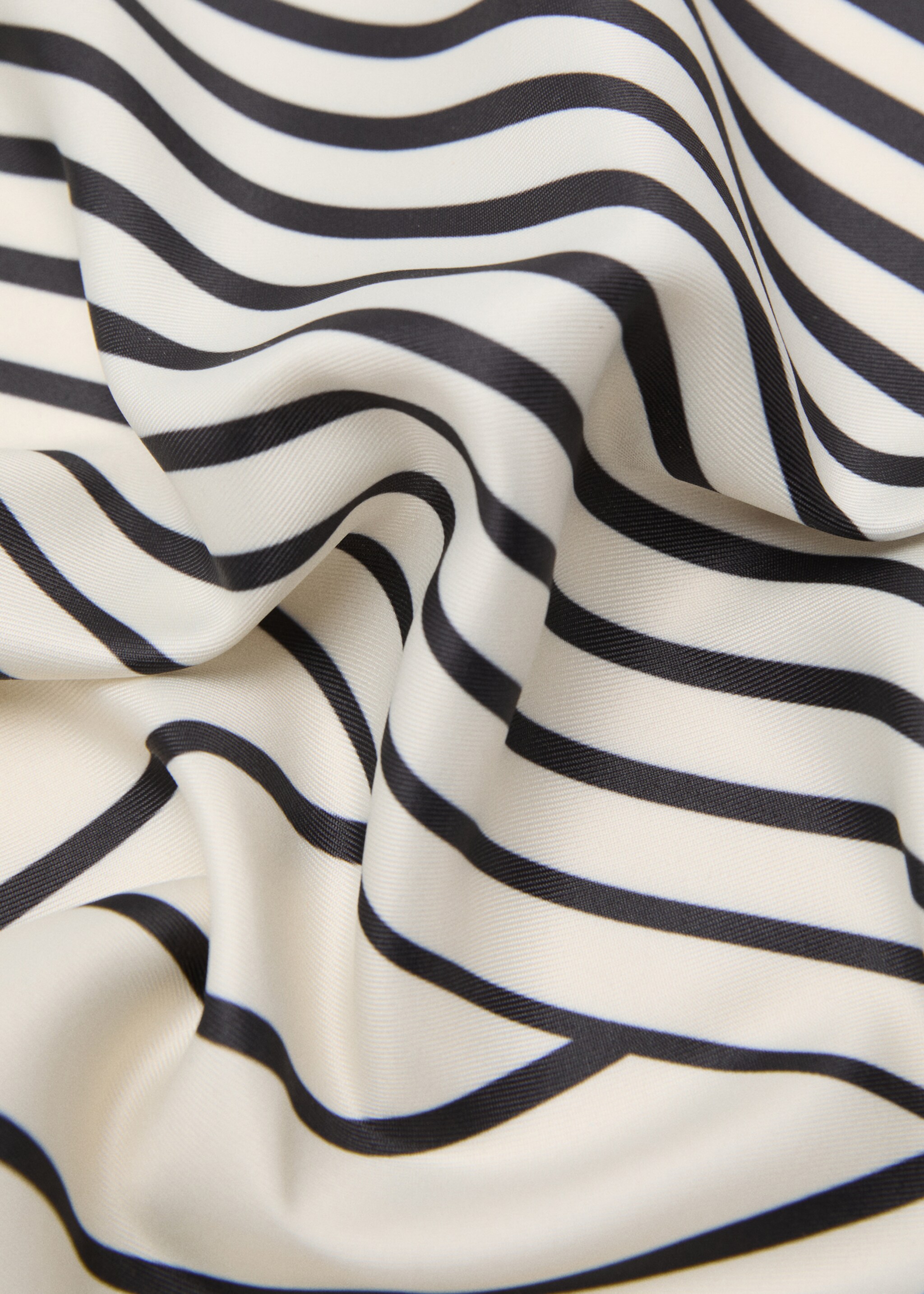 Geometrisch gestreiftes Print-Schal - Mittlere Ansicht