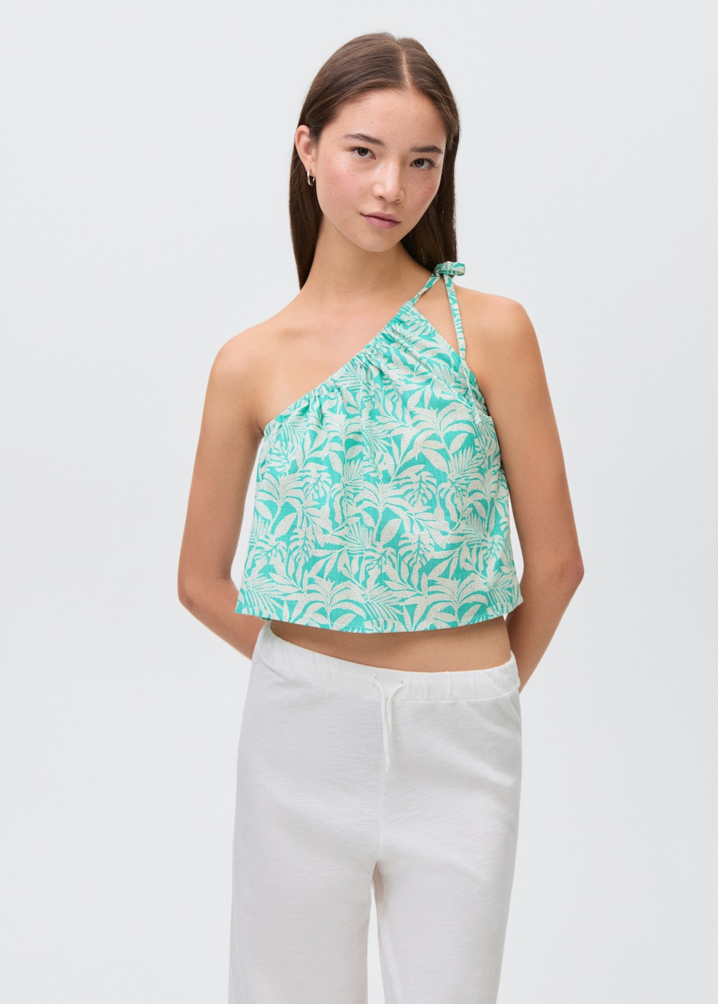 Asymmetric printed top