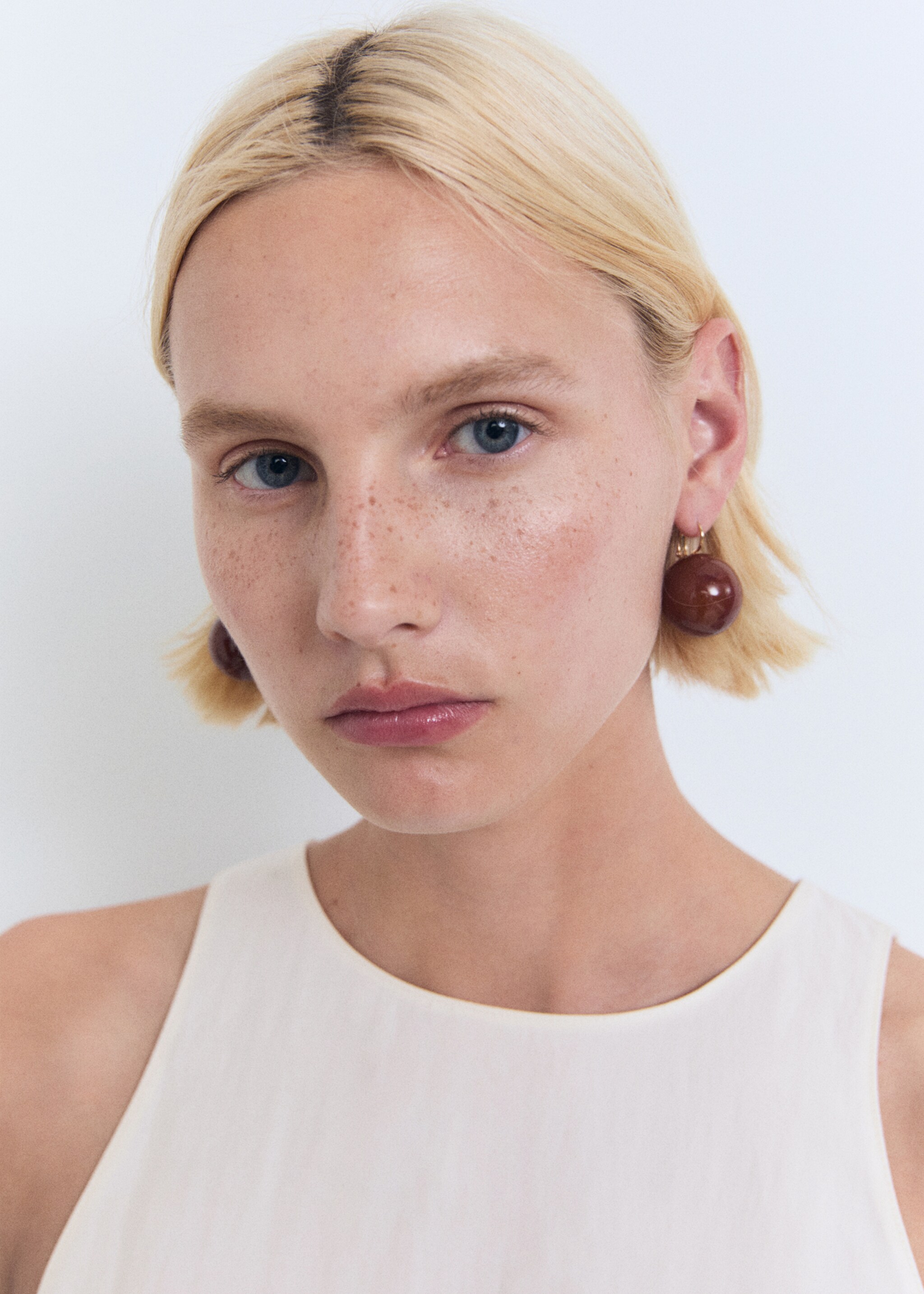 Halter-neck flared top - Details of the article 1
