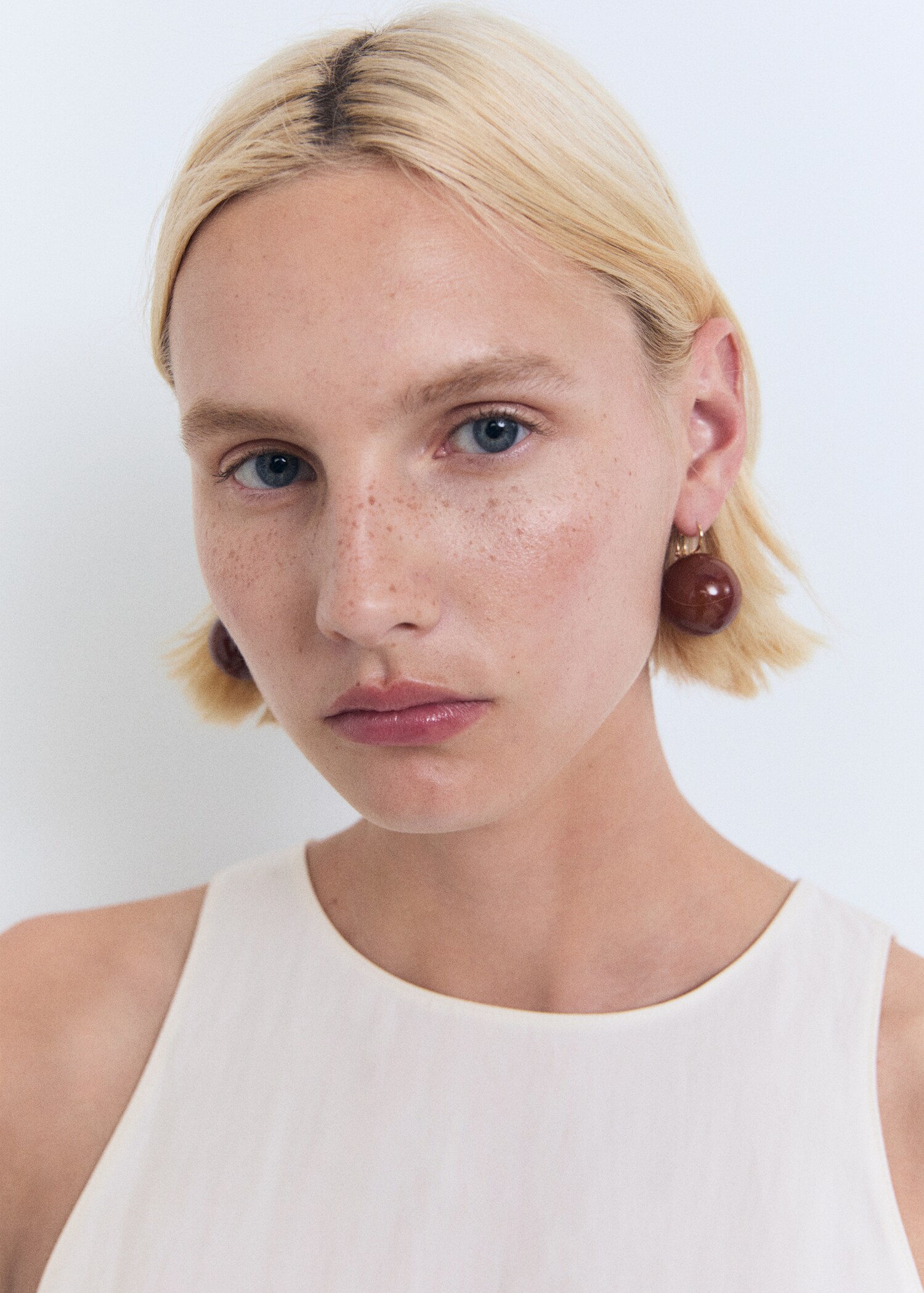 Halter-neck flared top - Details of the article 1