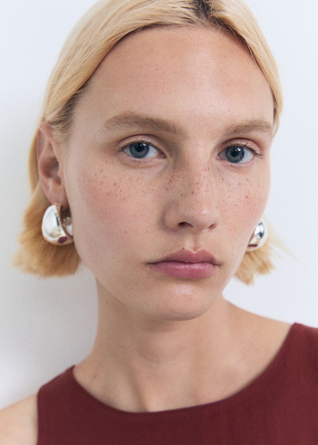 Fitted halter-neck blouse