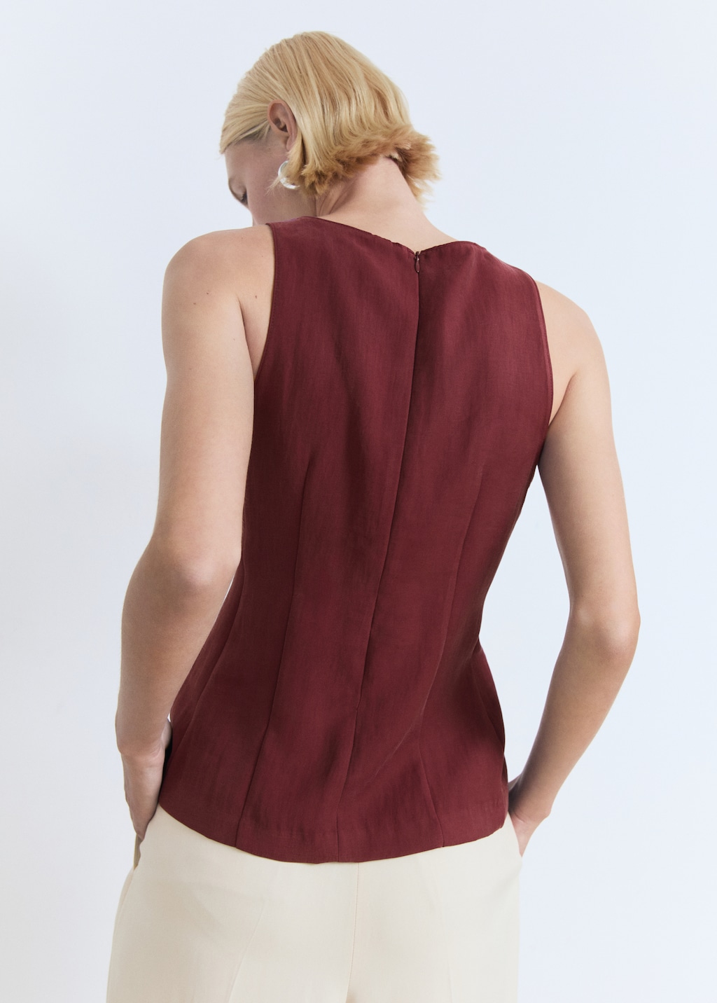Fitted halter-neck blouse