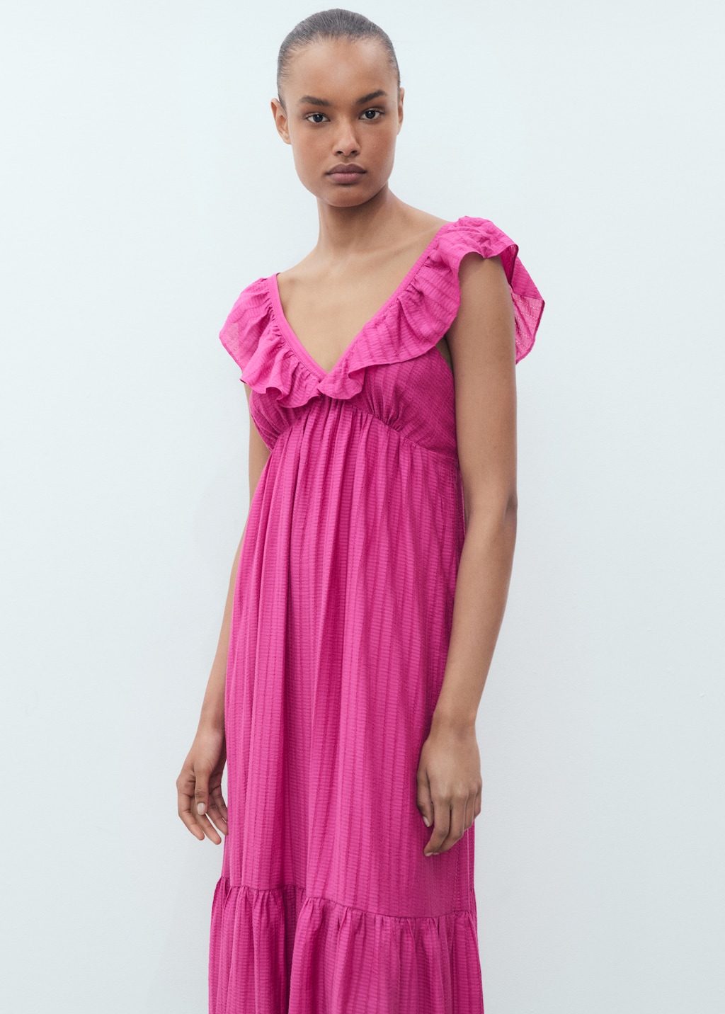 Vestido largo escote volante