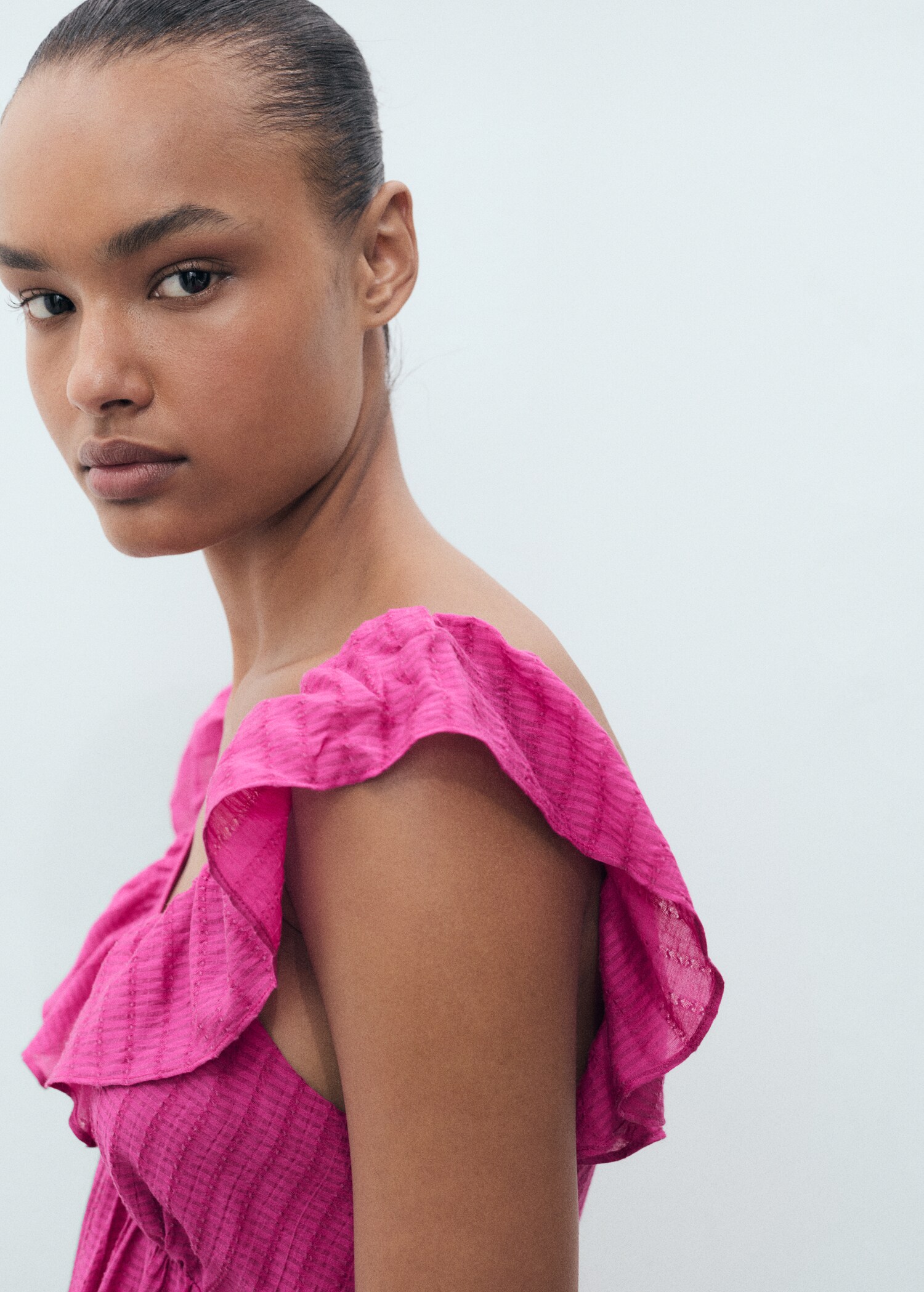 Robe longue à encolure volantée - Détail de l'article 1