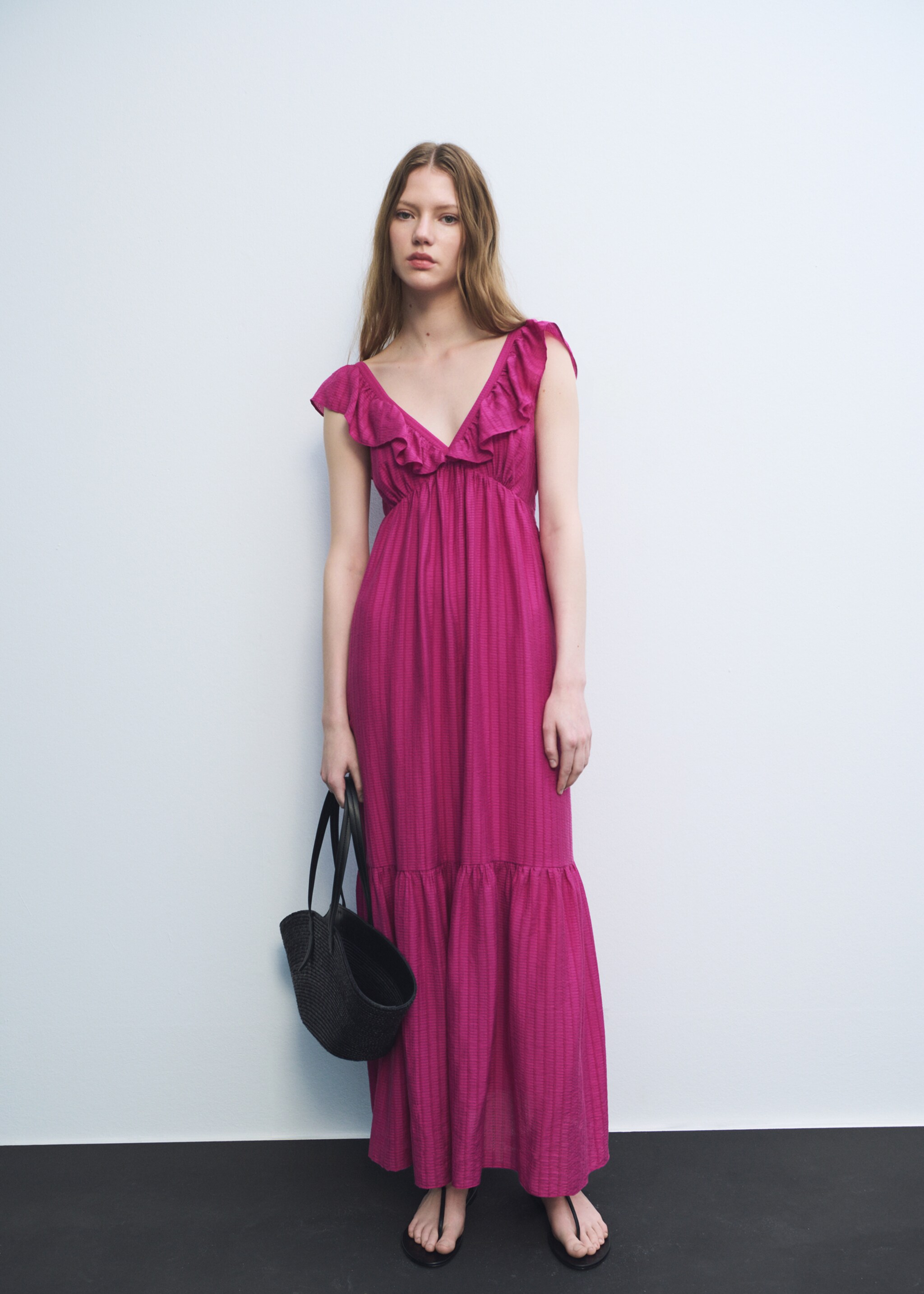 Long dress with ruffle neckline - Details of the article 6, Fuchsia. Ref: 17061154-00.