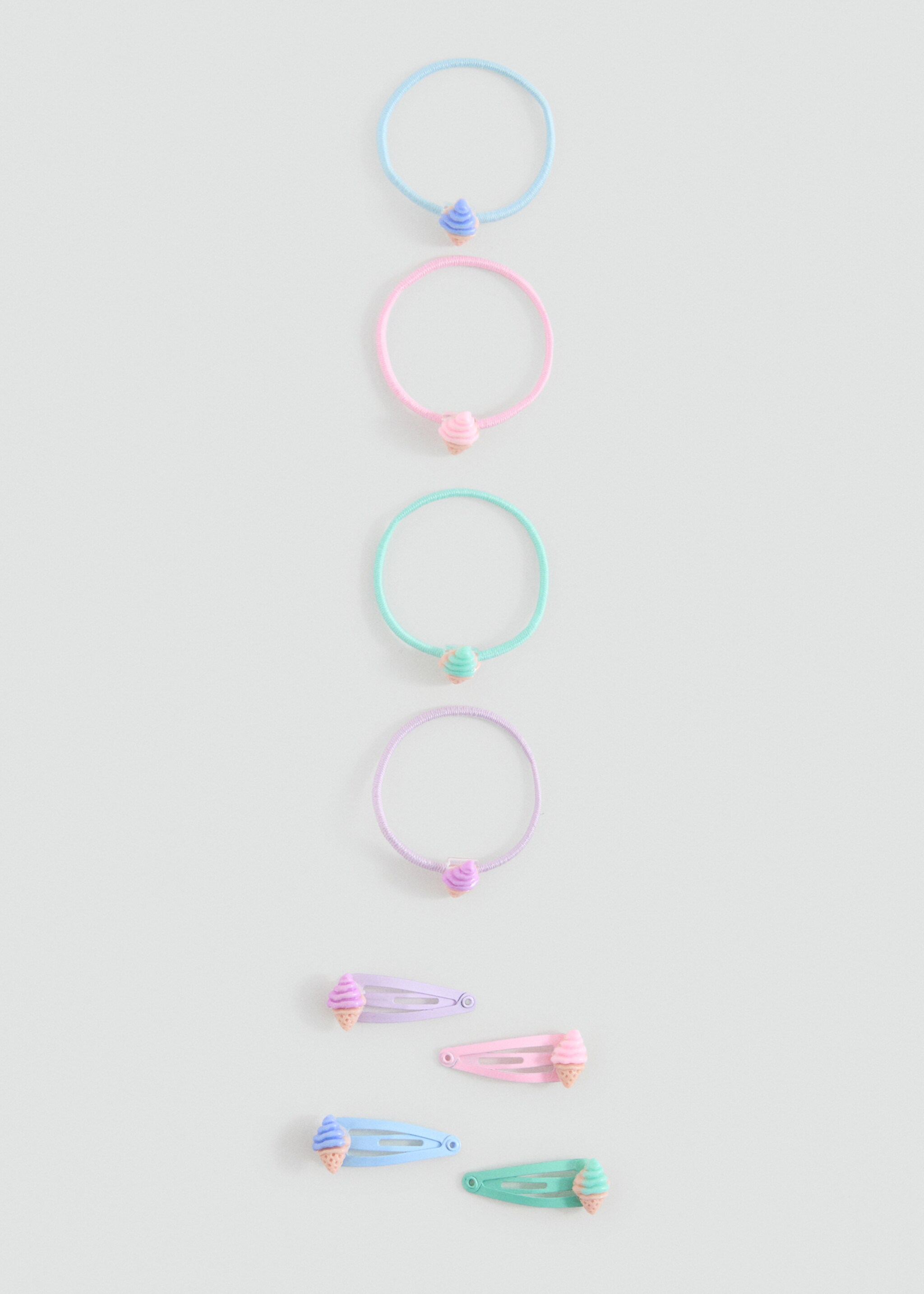 Pack of hairpins and hair bands - Article without model