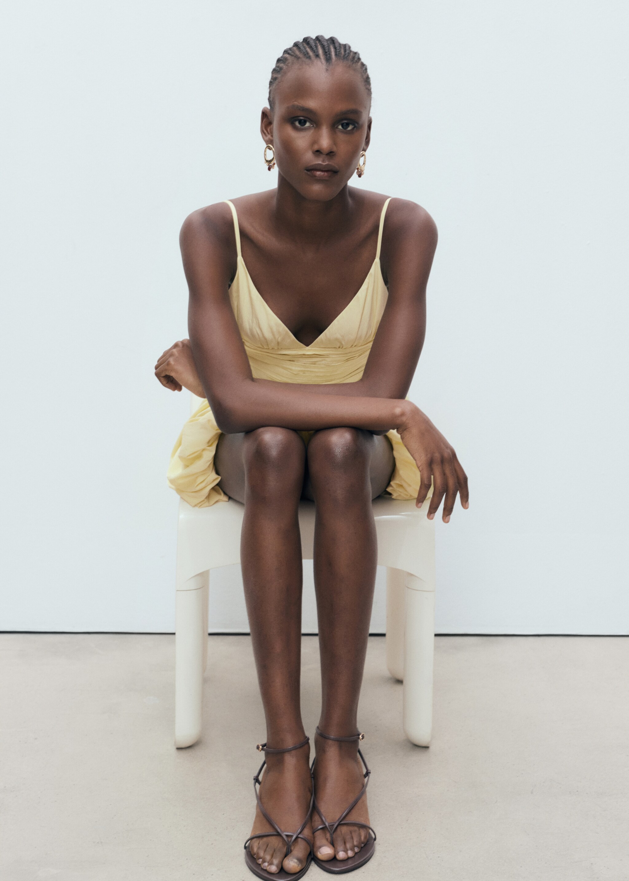 Short balloon-effect dress - Details of the article 2