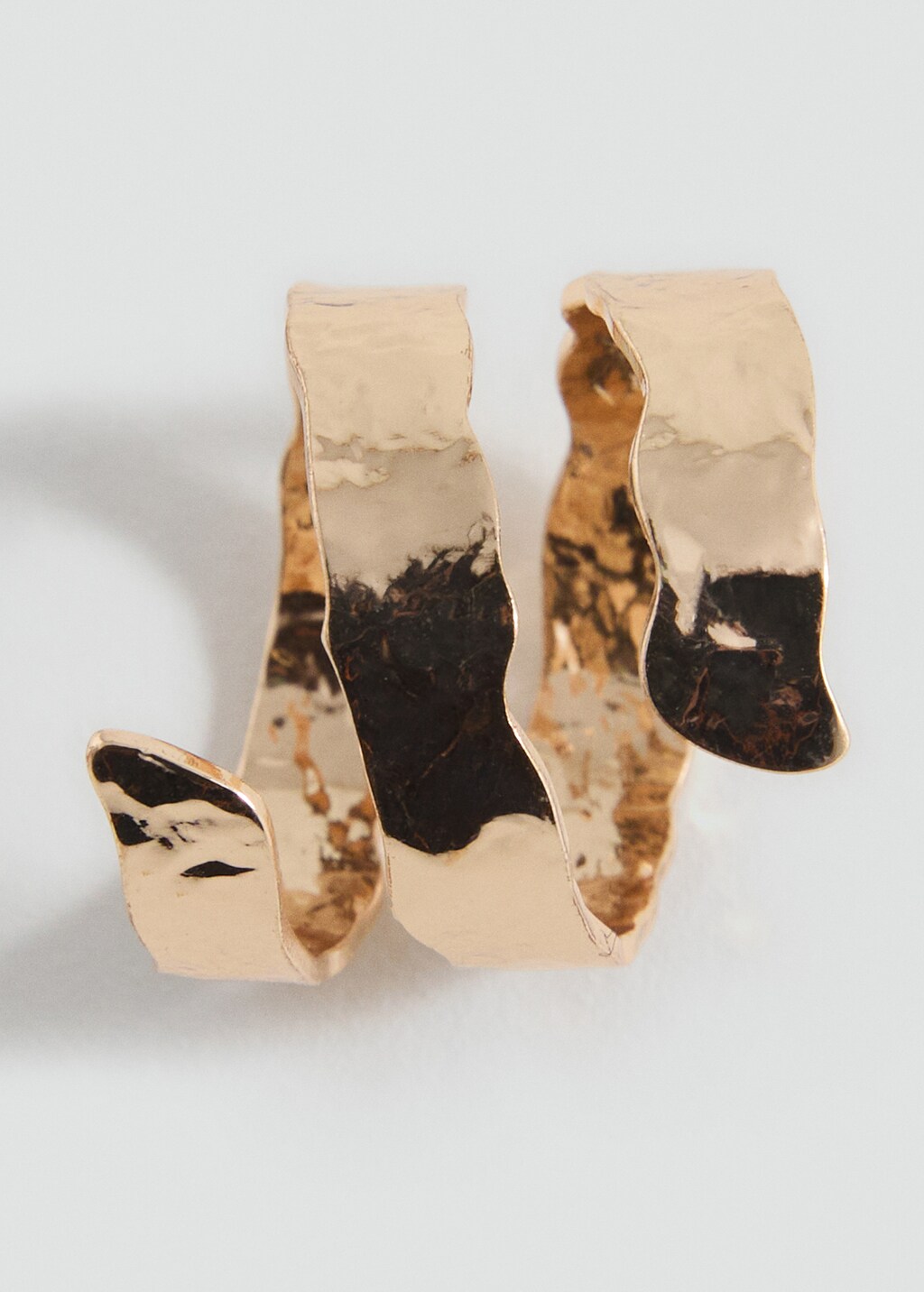 Textured spiral ring