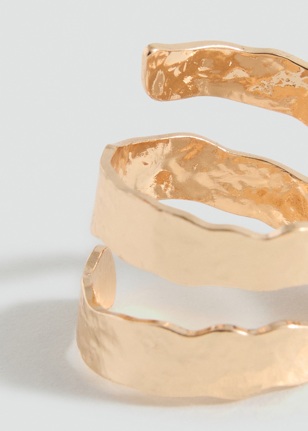 Textured spiral ring