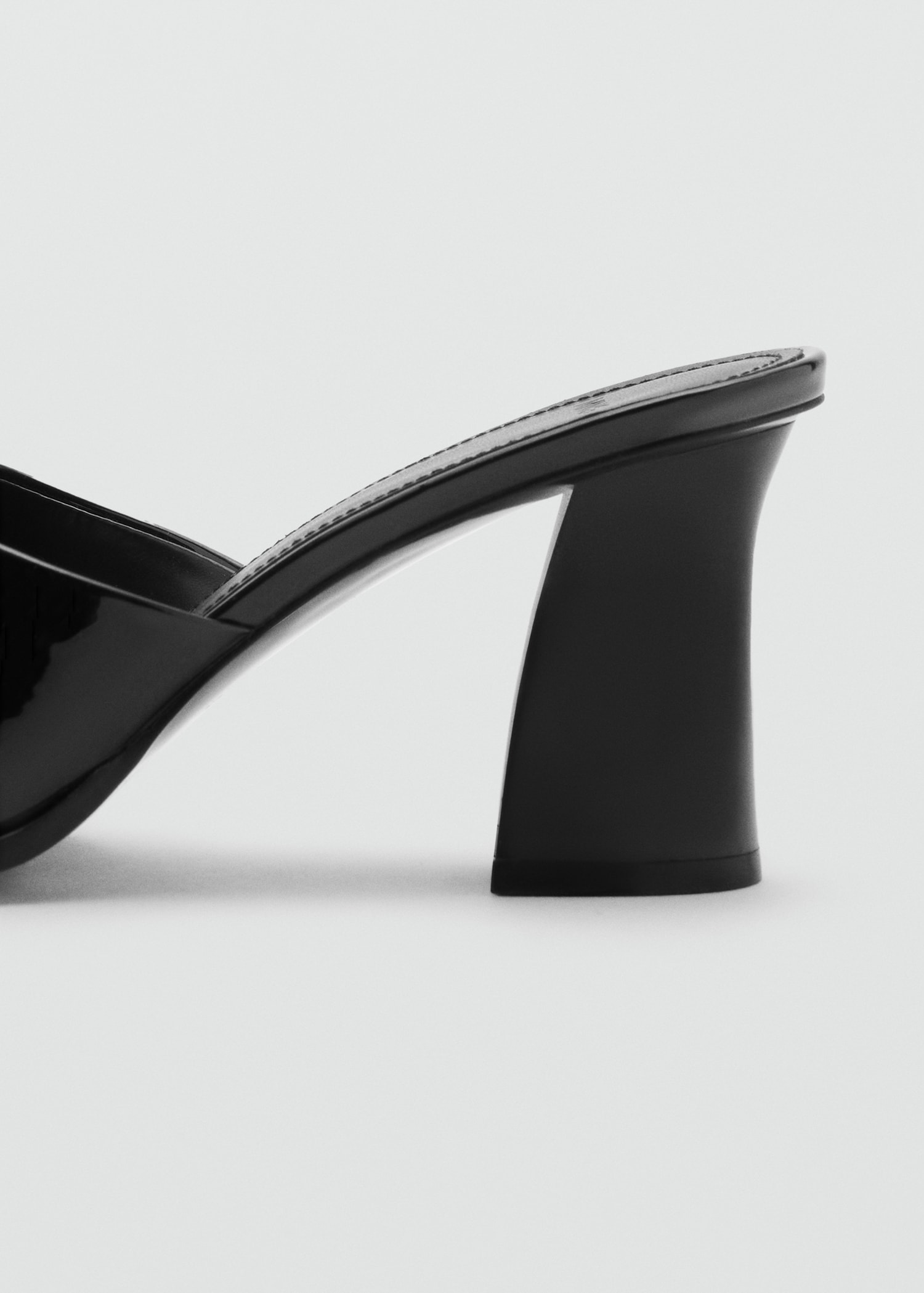 Patent leather effect heeled sandal - Details of the article 1