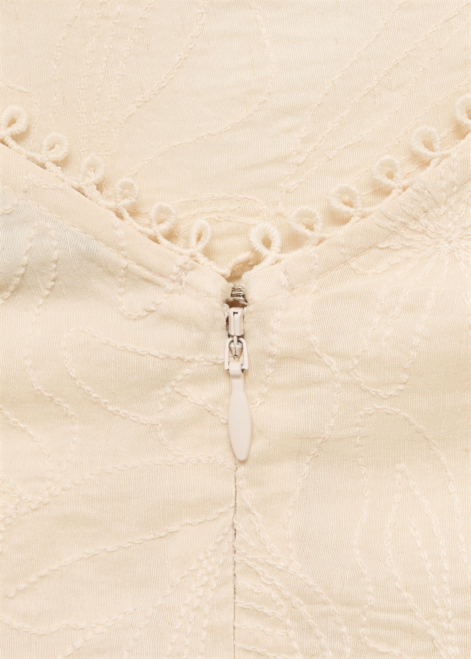 Embroidered midi dress - Details of the article 0