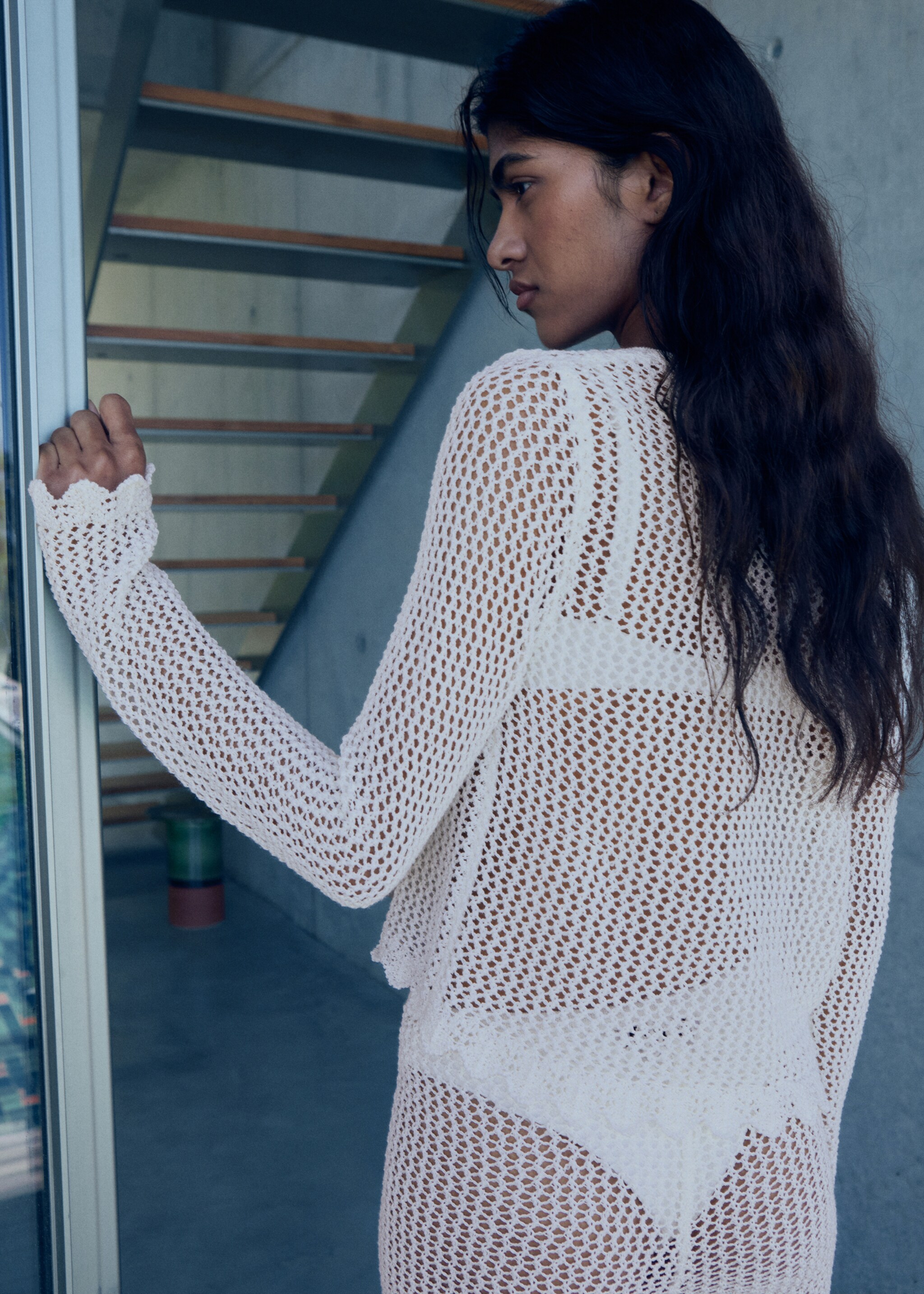 Crochet cardigan with buttons - Reverse of the article