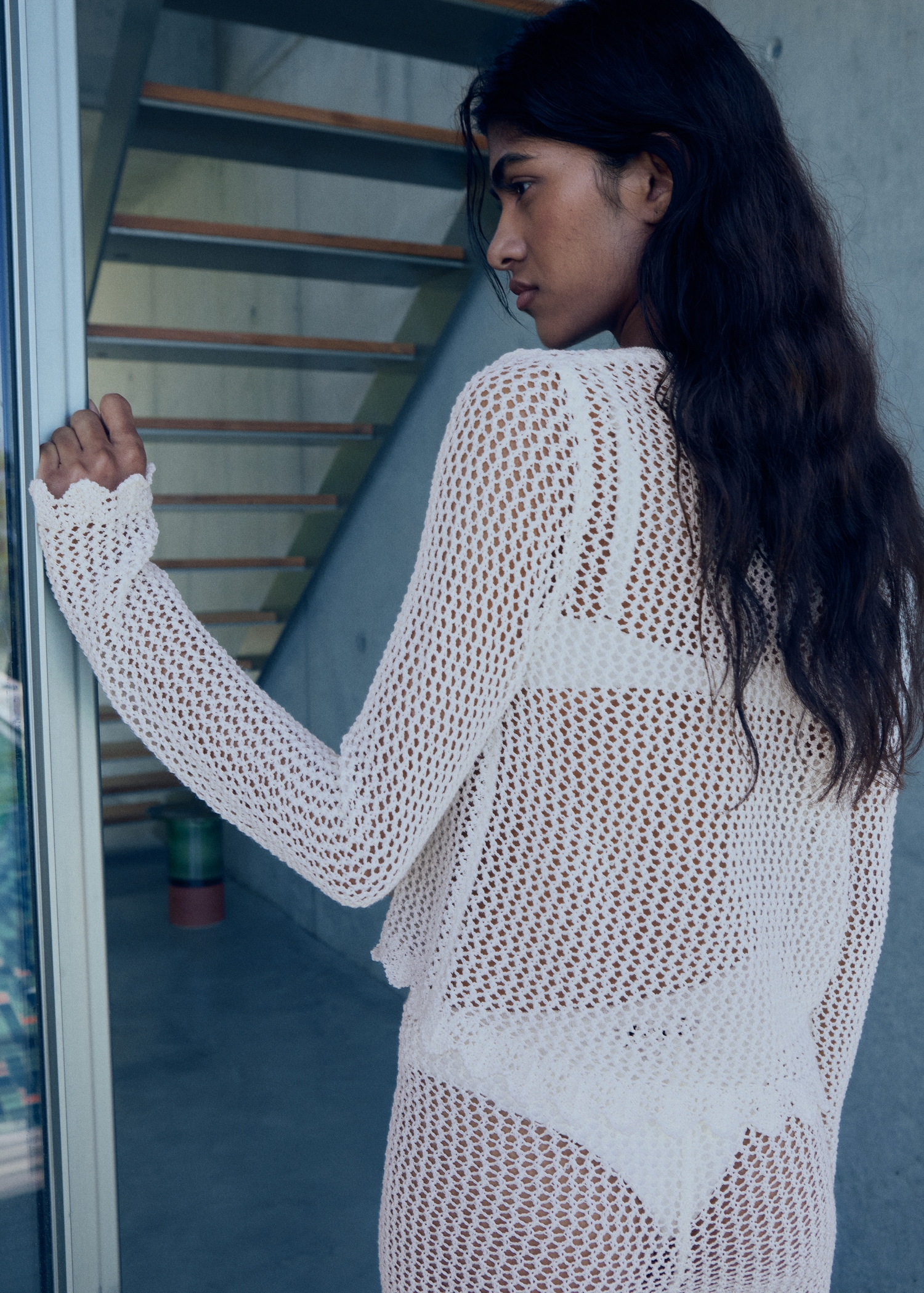 Crochet cardigan with buttons - Reverse of the article