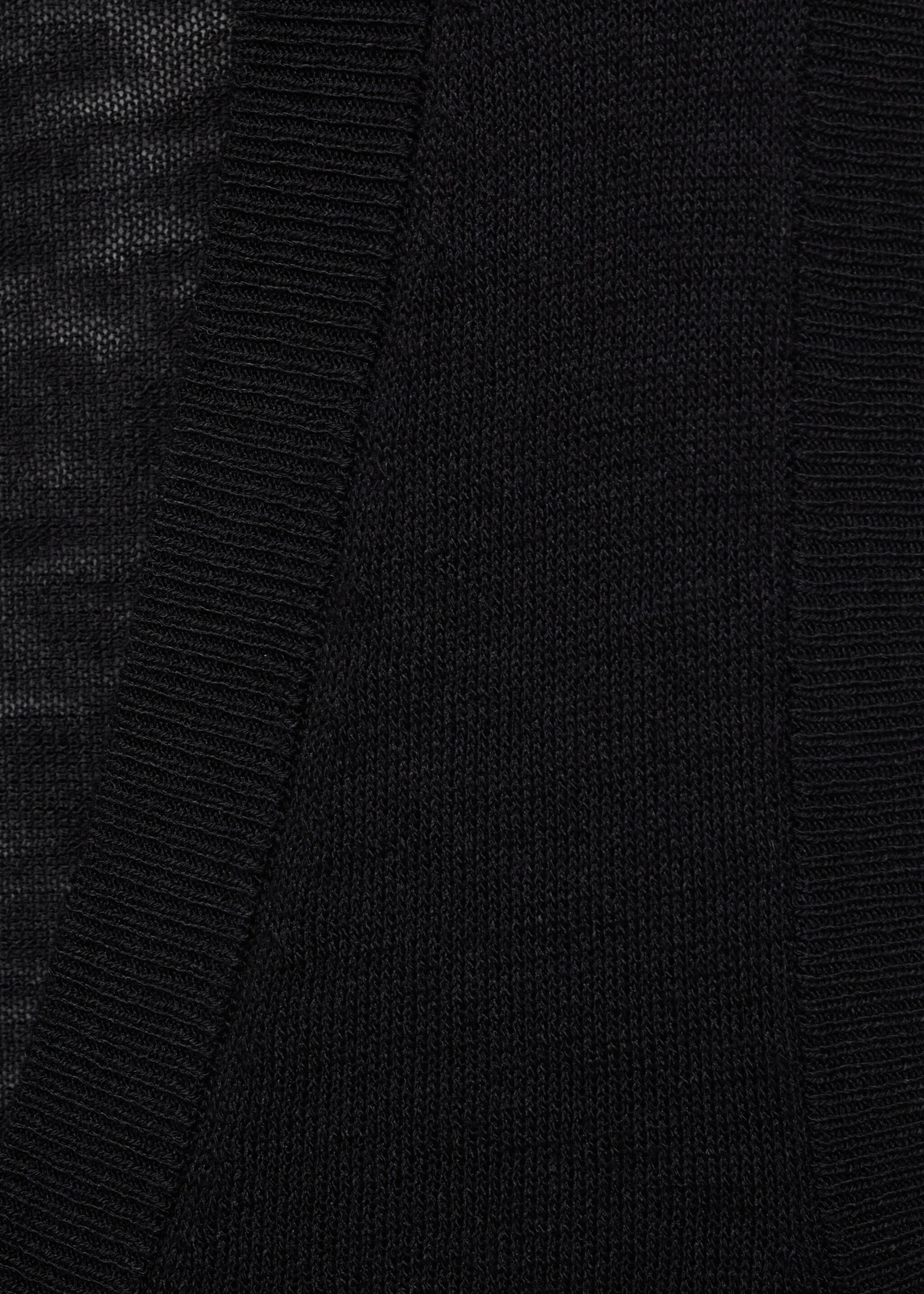 Fine-knit waistcoat with buttons - Details of the article 0