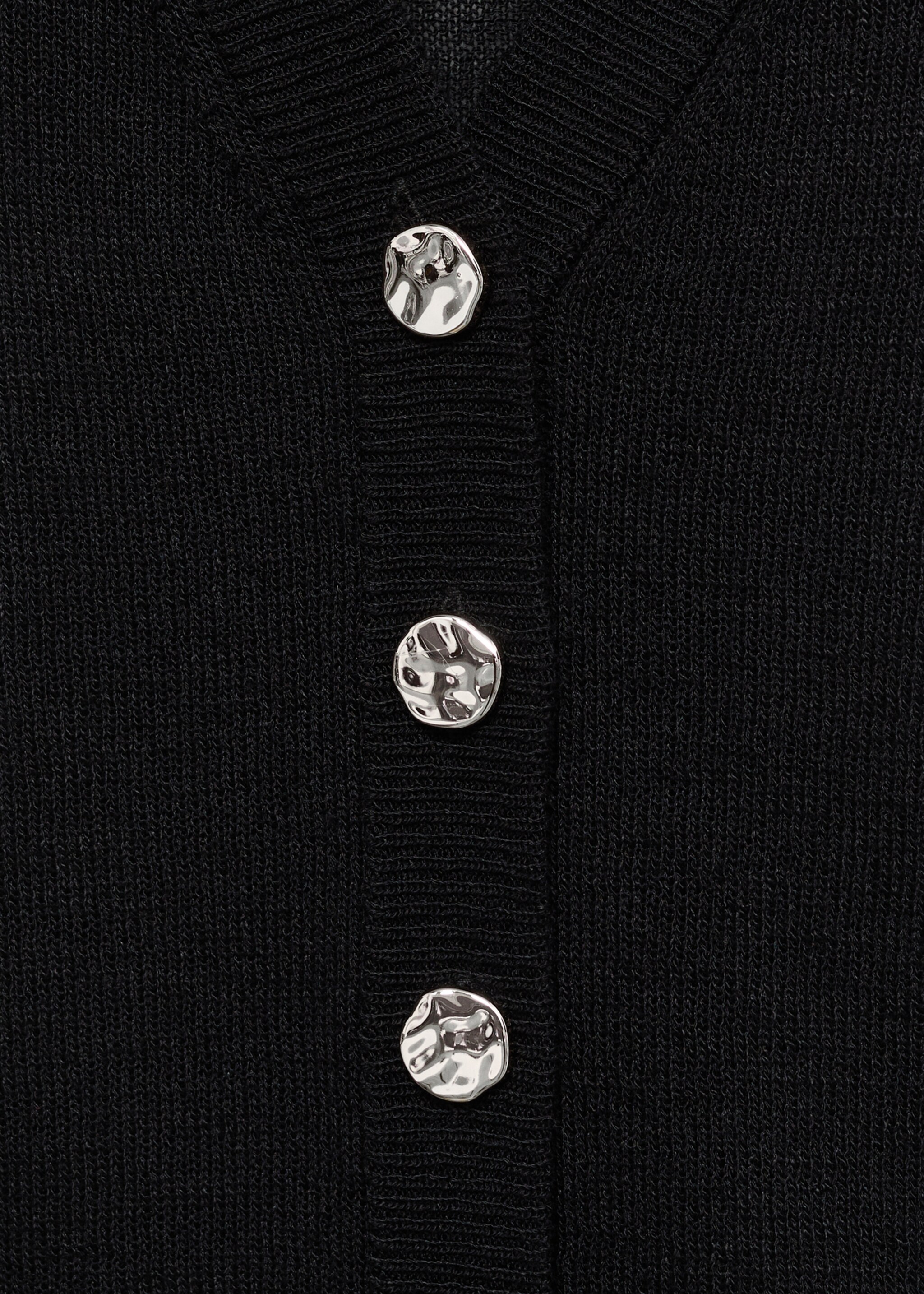 Feinstrickweste mit Knöpfen - Detail des Artikels 8