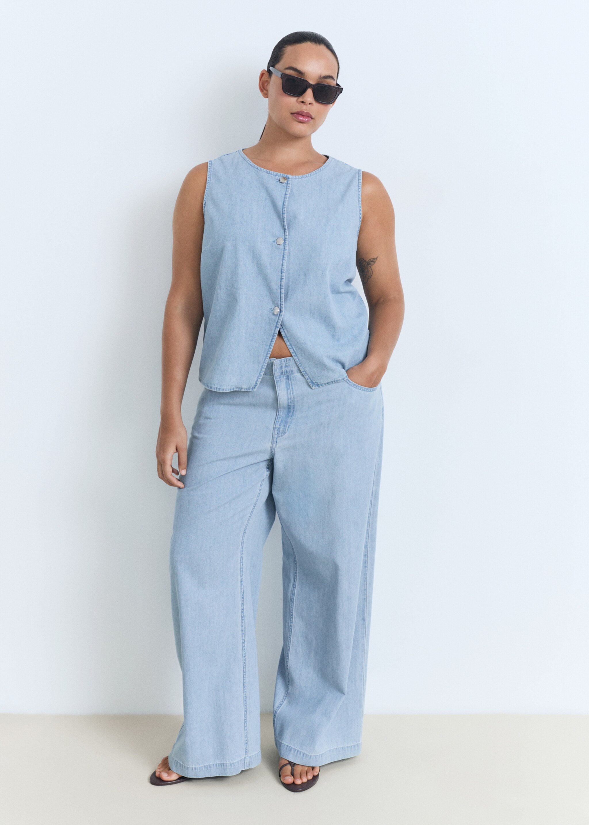 Mid-rise wideleg denim pants - Details of the article 3