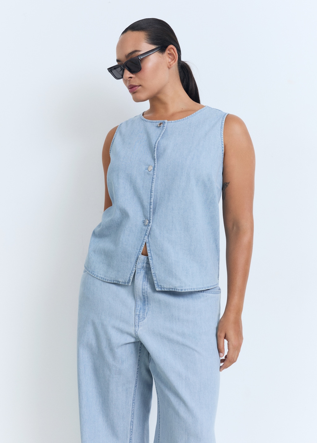 Mid-rise wide leg denim pants