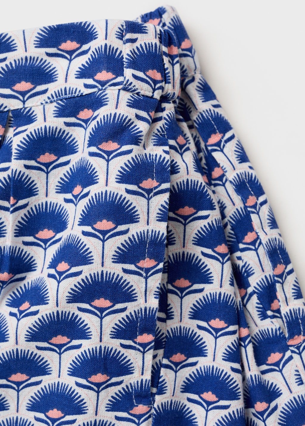 Printed linen shorts