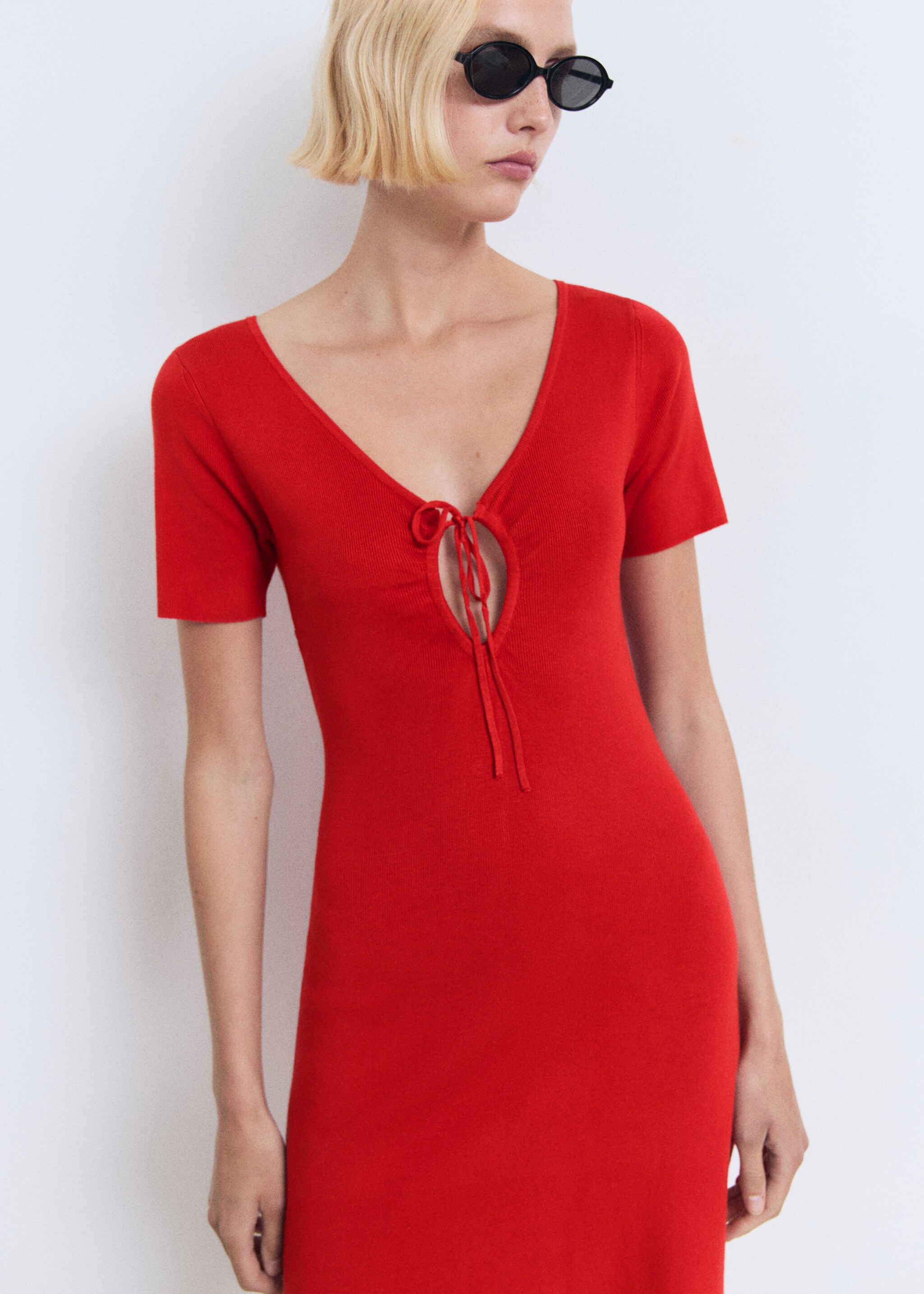 Vestido punto escote lazo - Plano medio