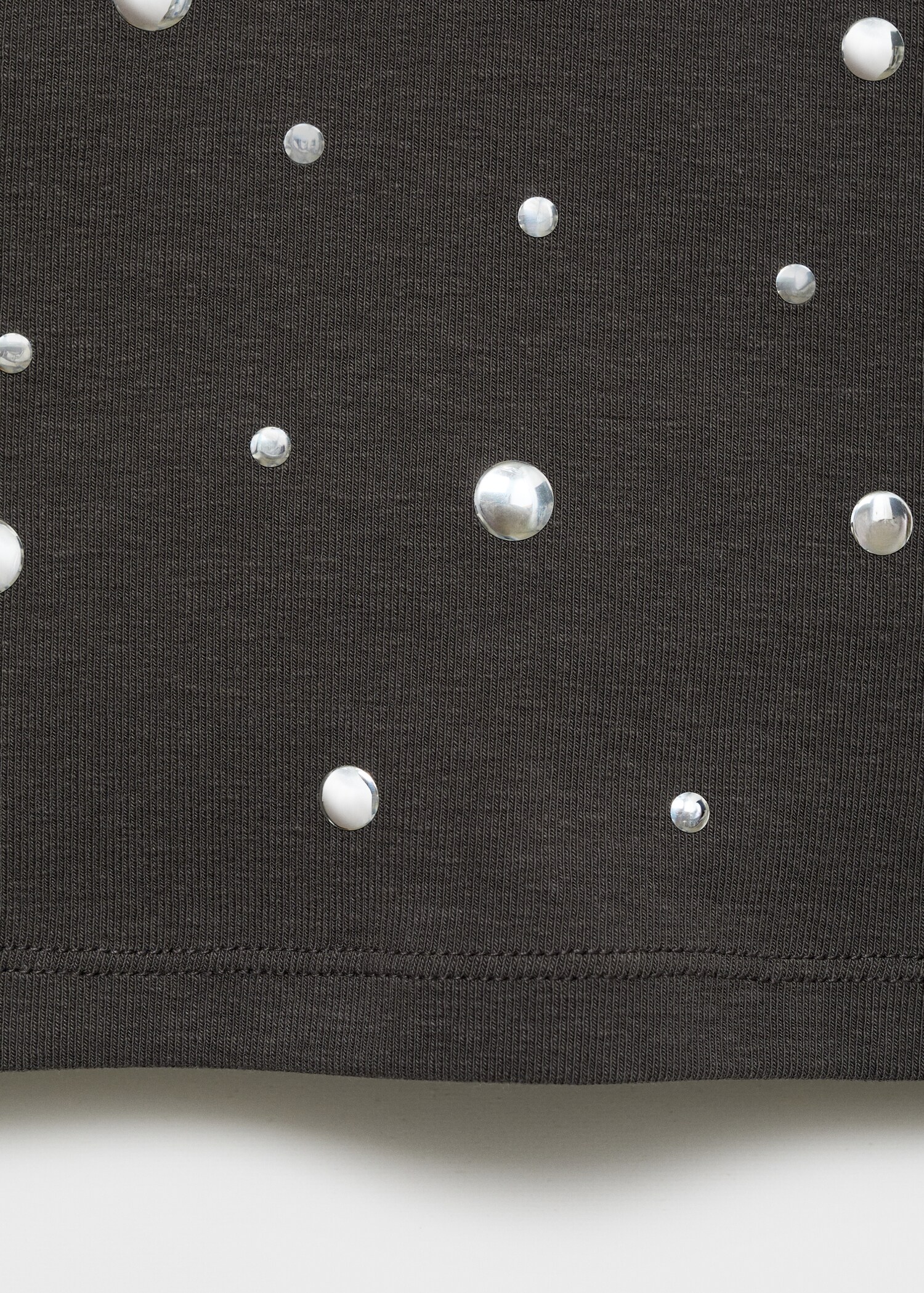 Haltertop mit Metallapplikationen - Detail des Artikels 0