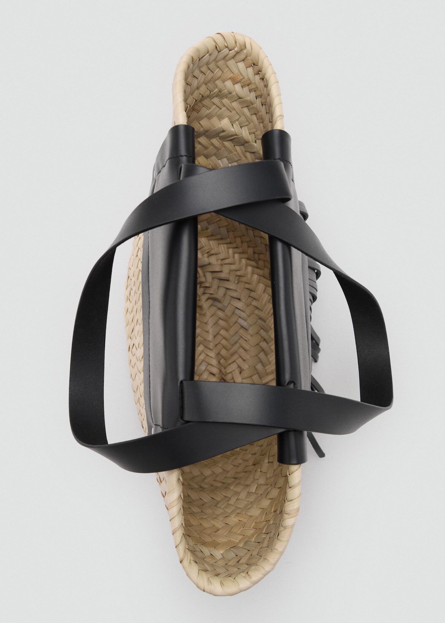 Small natural fibre basket with leather fringes - Details of the article 2