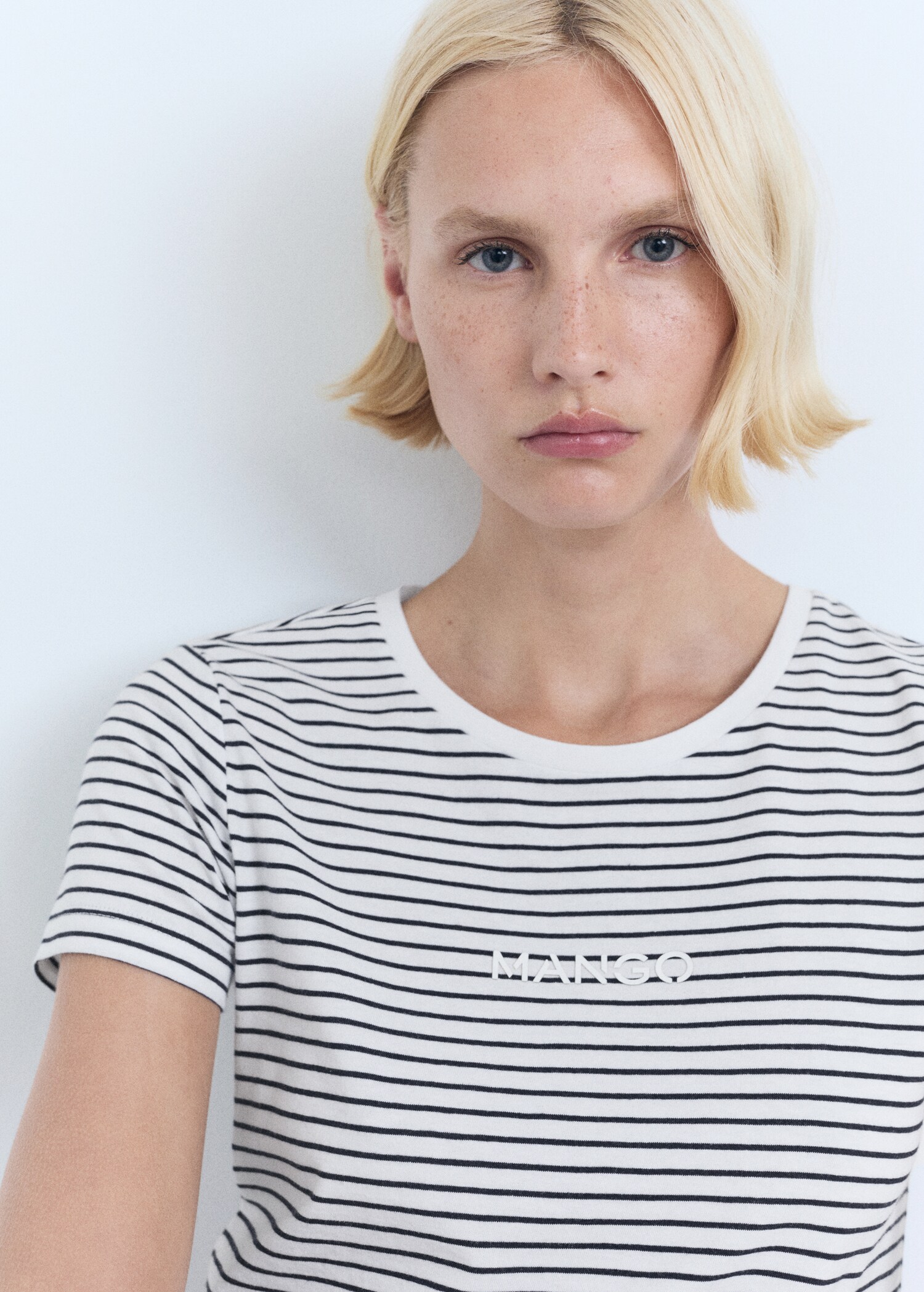 Striped logo T-shirt - Details of the article 1