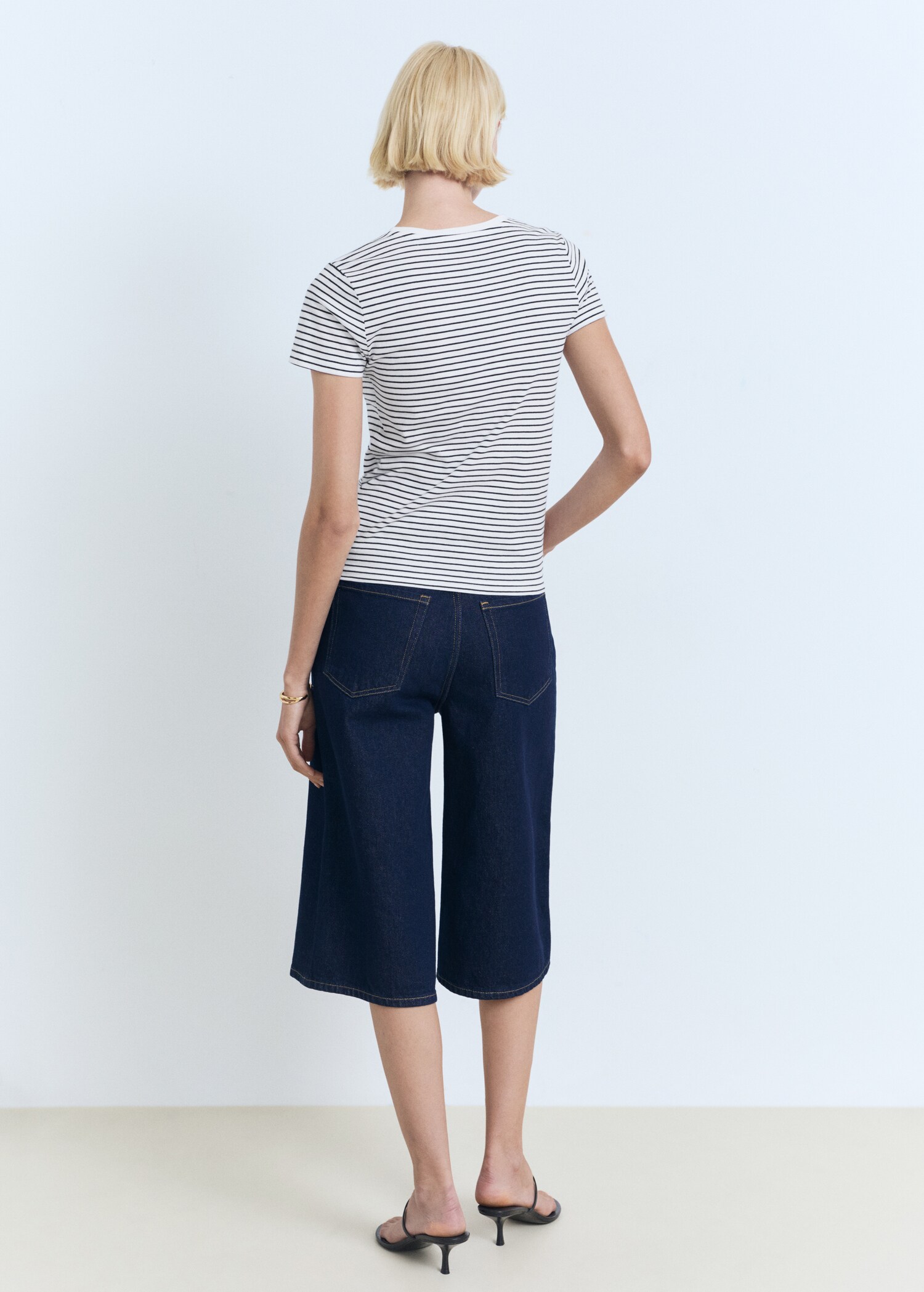Striped logo T-shirt - Reverse of the article