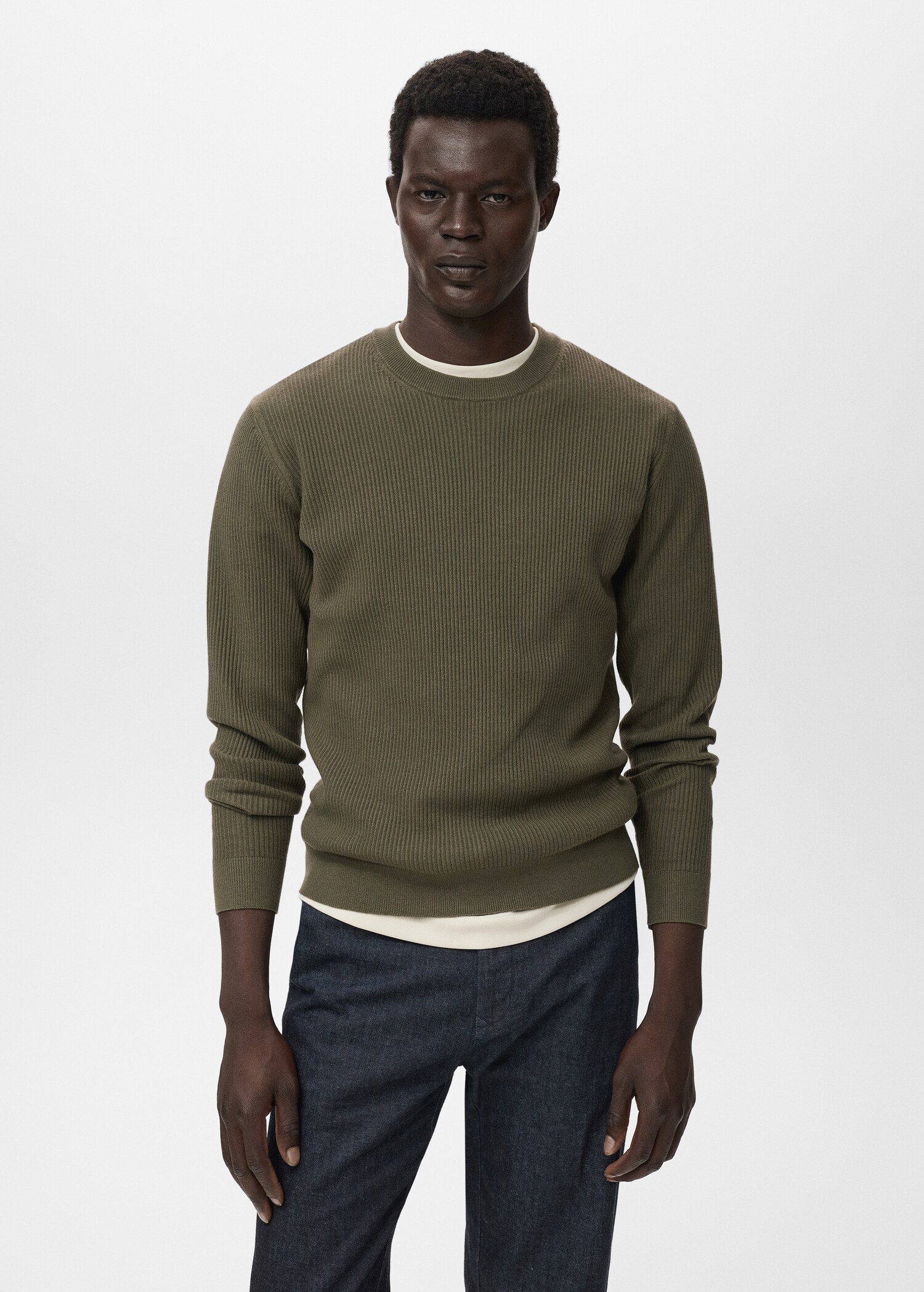 Pull coton maille fine côtelée - Plan moyen