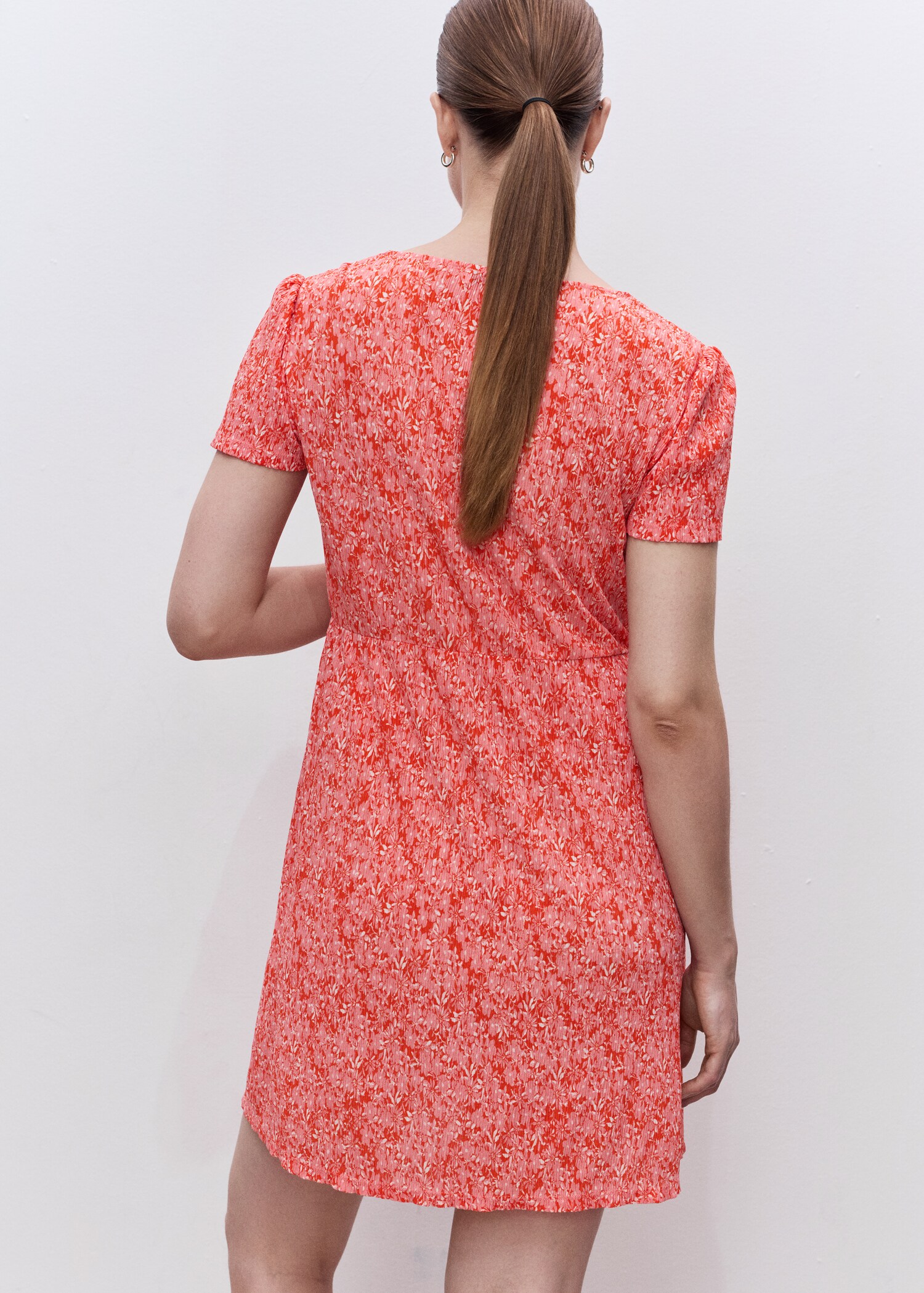 Short floral textured dress - Reverse of the article